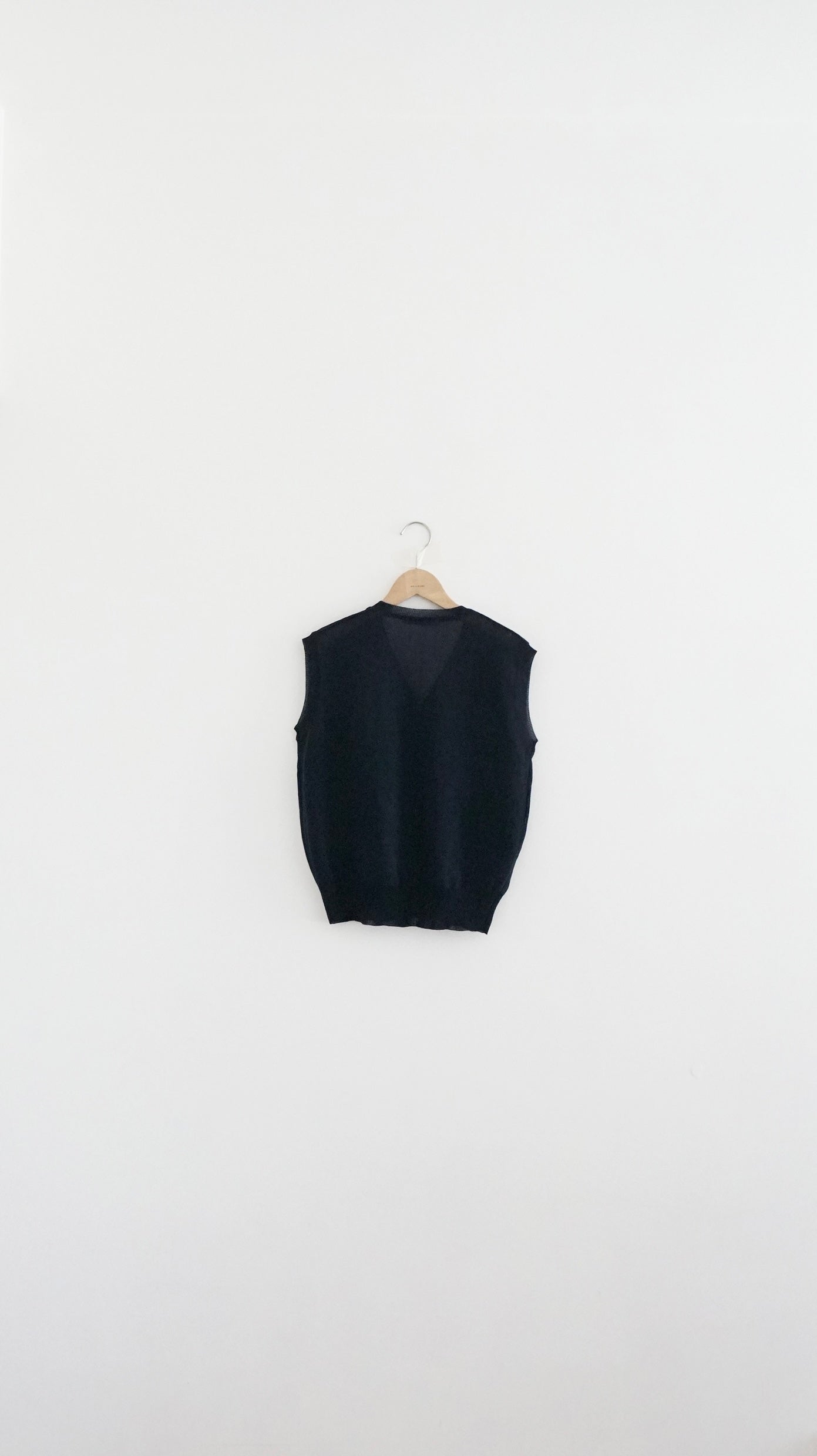 classic sheer knit vest in navy (pre-order)