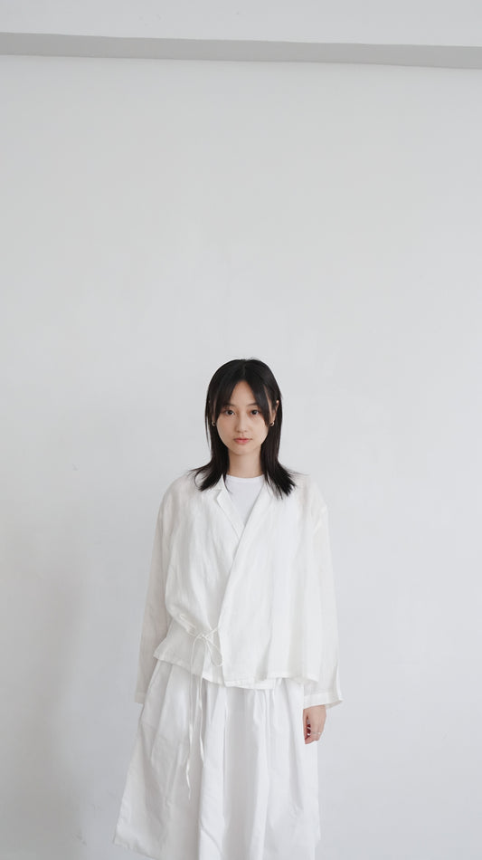 meri skirt in white ( pre-order )