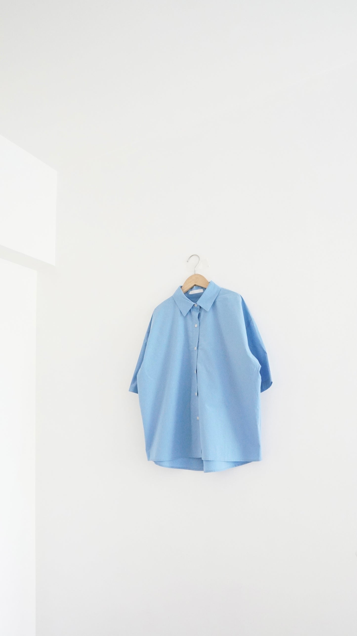 middle sleeve shirt in blue