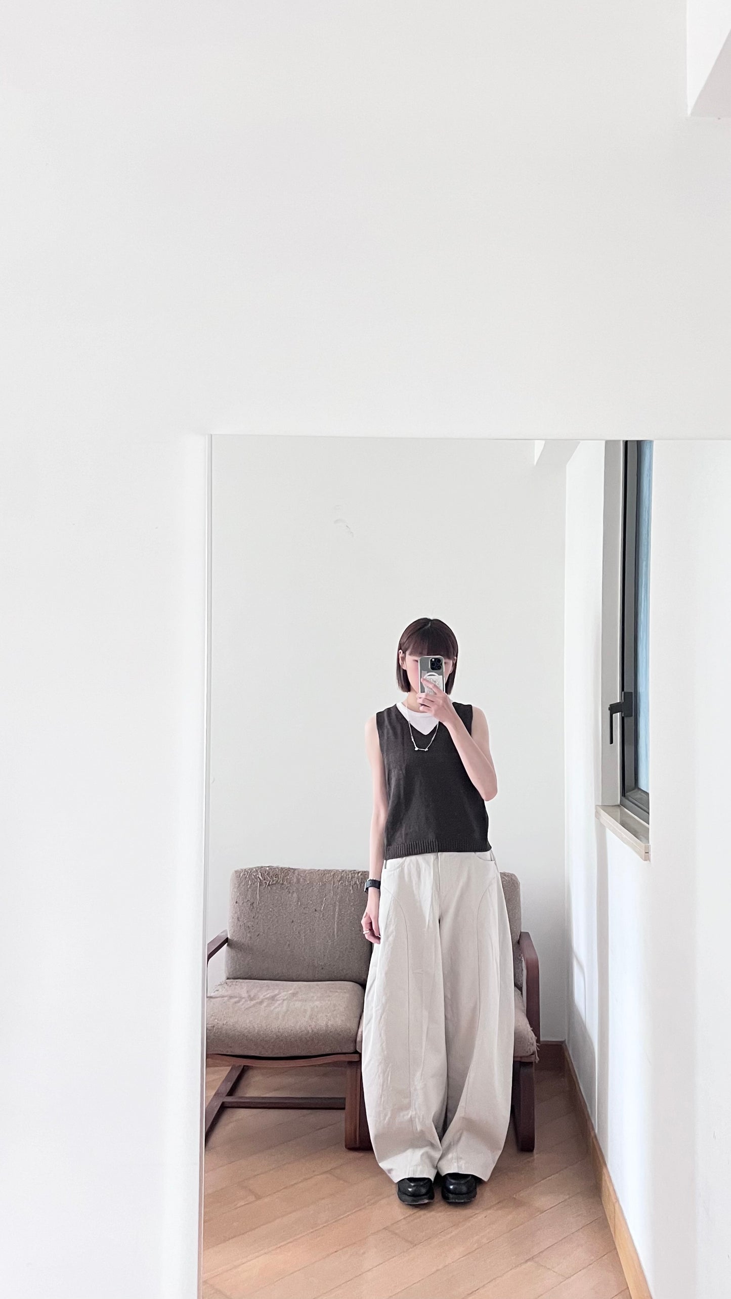 high-end v-neck knit tank top in mud oak (pre-order)