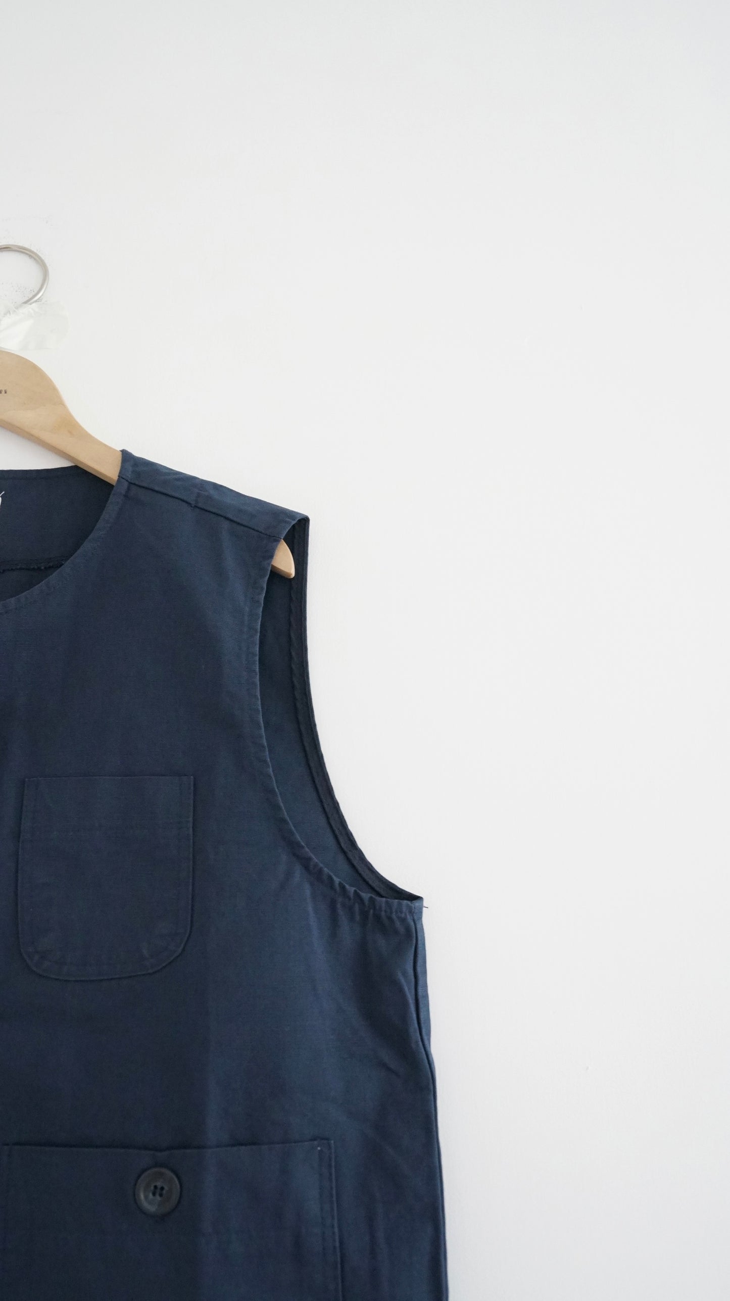 worker vest in navy