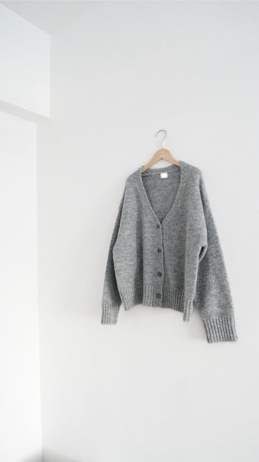 classic hign-end cardigan in grey (pre-order)