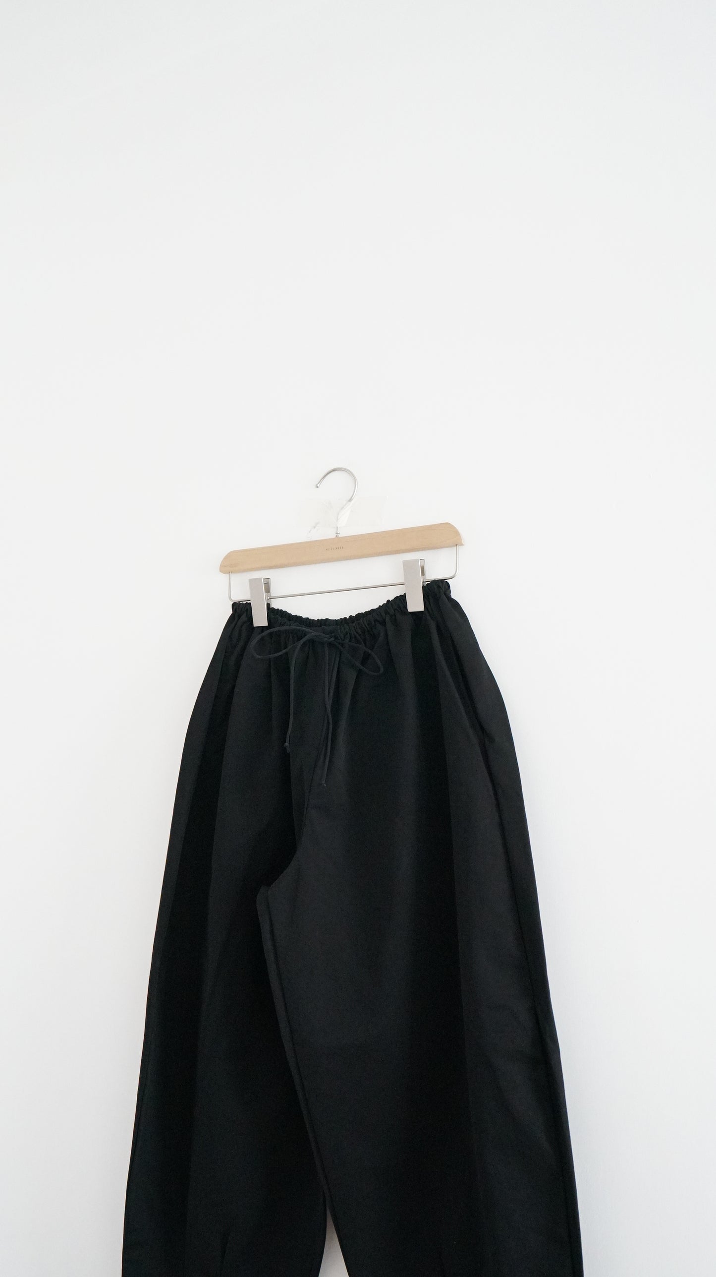 city air balloon pants in black (pre-order)