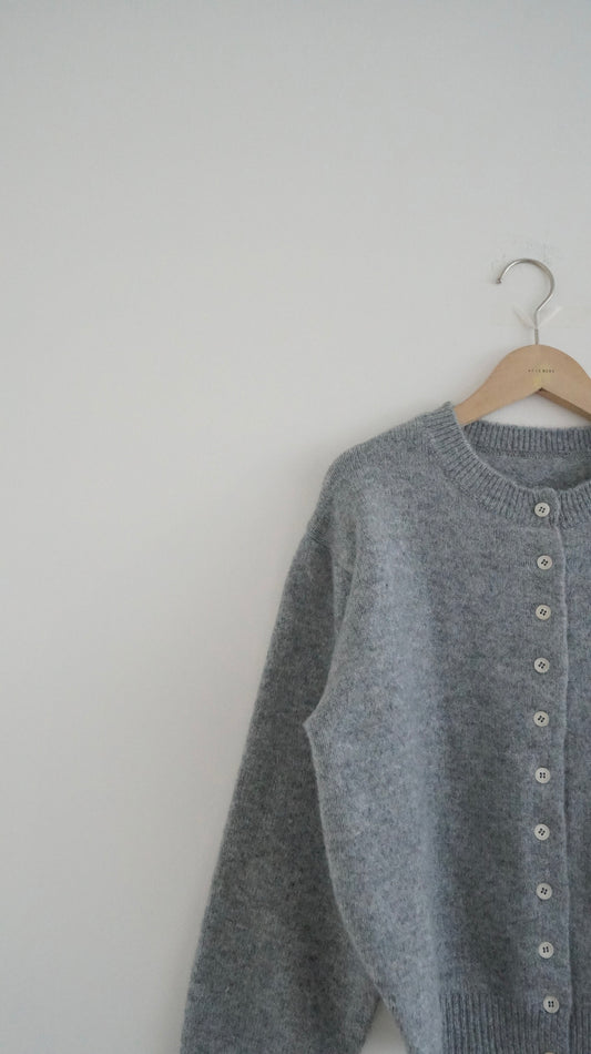 round cardigan in grey ( pre-order )