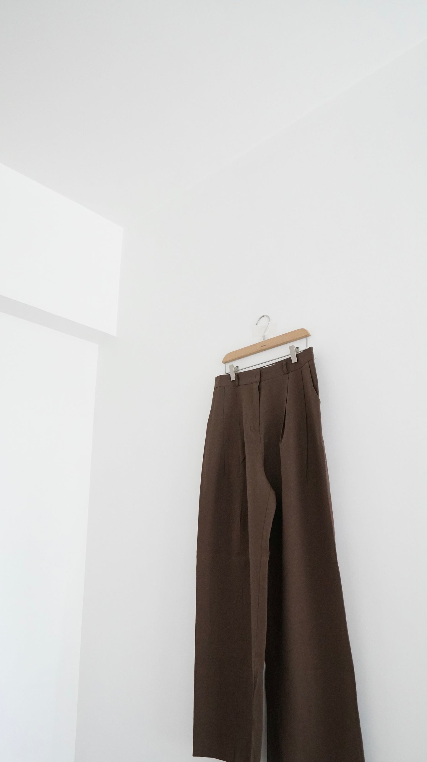 linen light pants in brown
