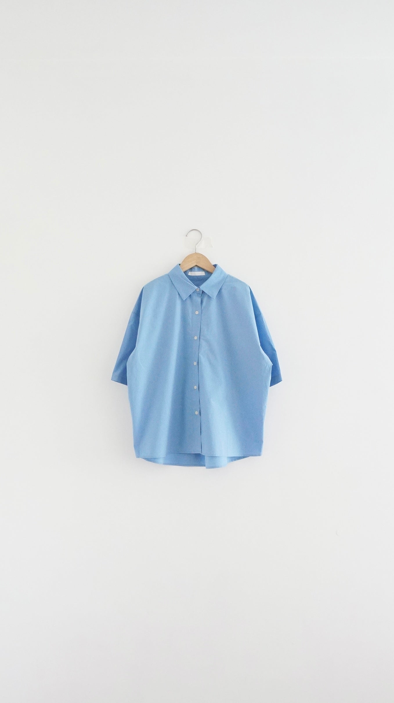 middle sleeve shirt in blue
