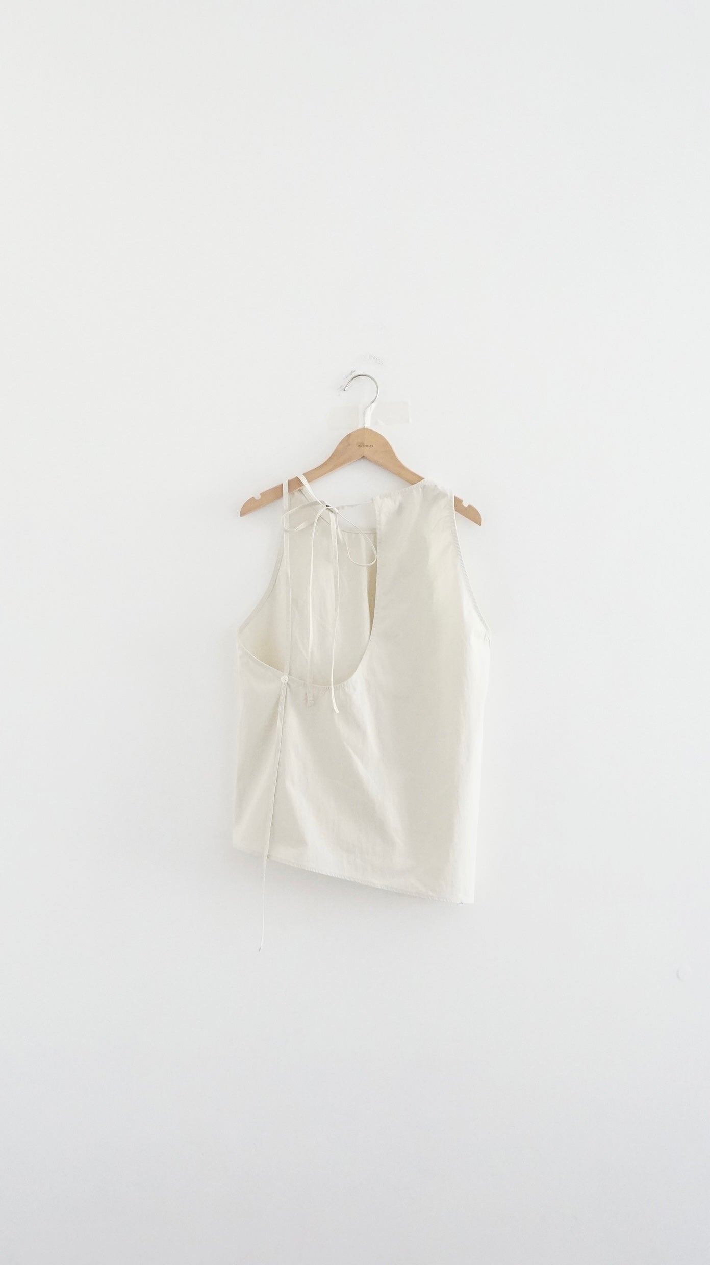 drift back bow tank in cream