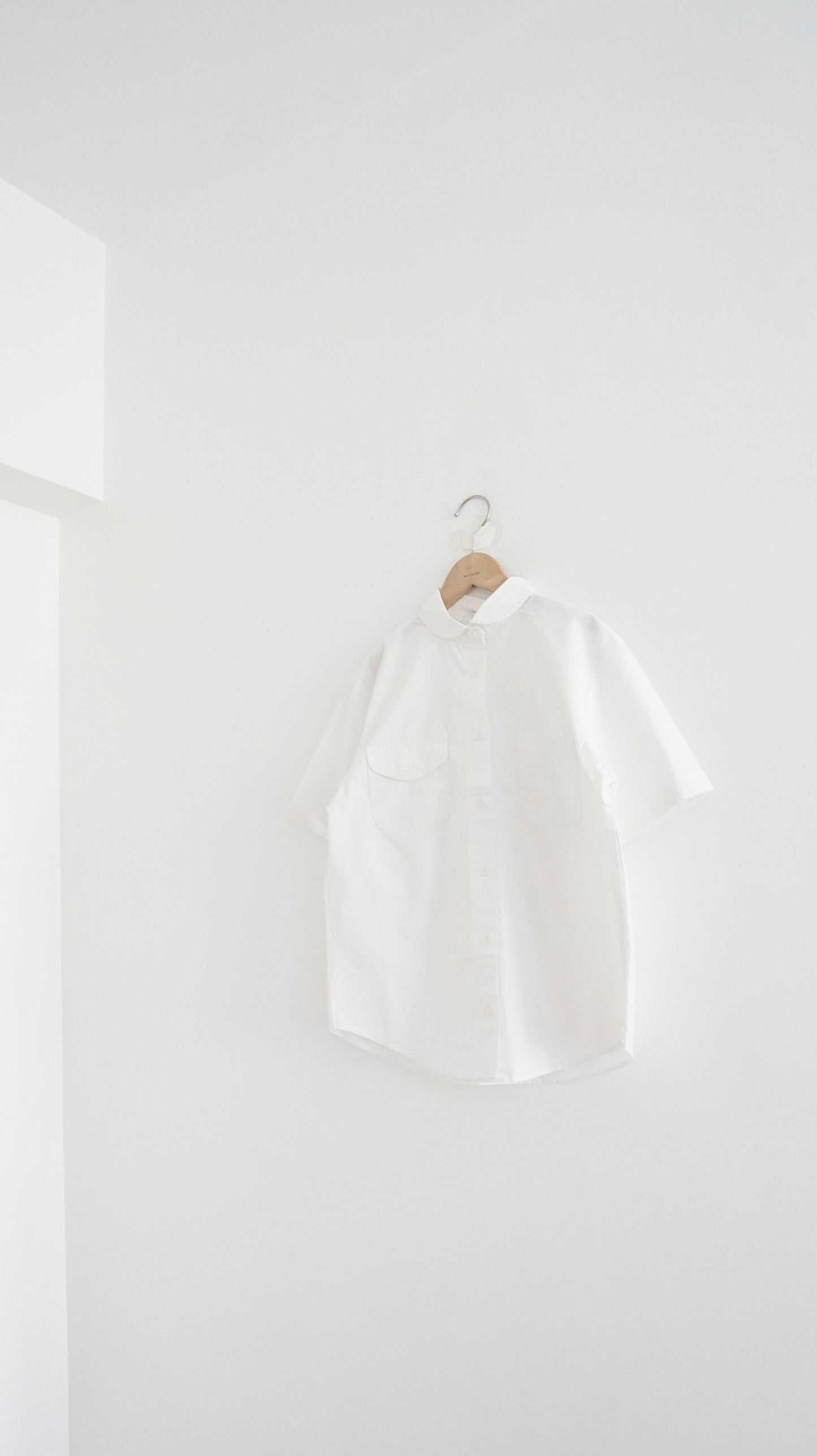 collar shirt in white