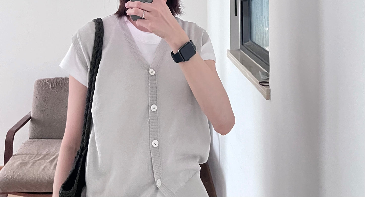 classic sheer knit vest in grey (pre-order)