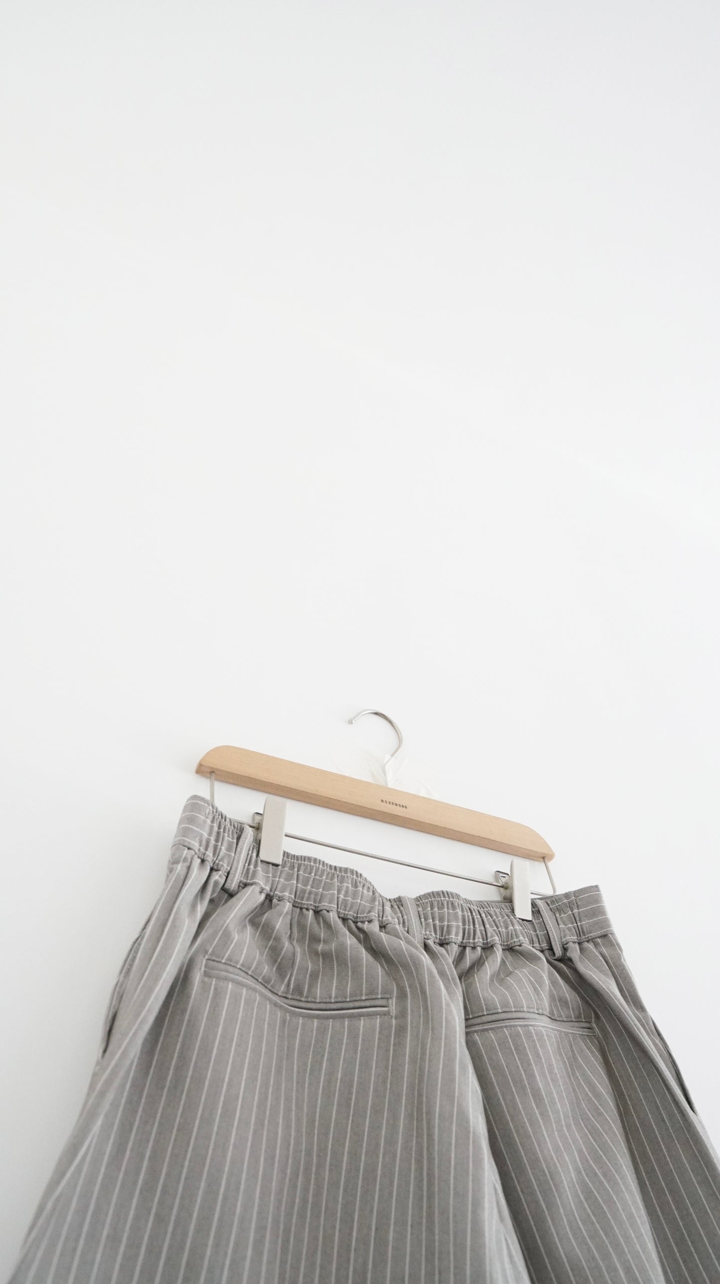 striped low-rise tailored shorts in grey (pre-order)