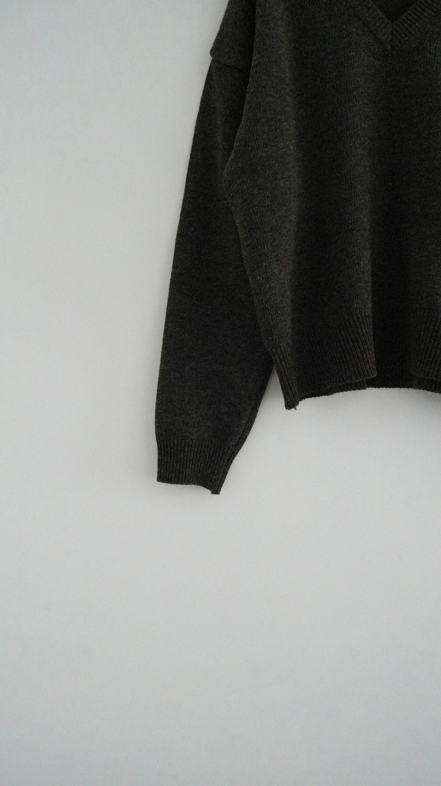 v-neck cashmere knit top in choco (must-have) ( pre-order )