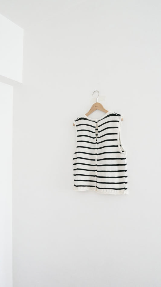 back side button linen vest in ivory (pre-order)