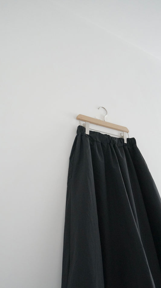 cloudy skirt in black (pre-order)