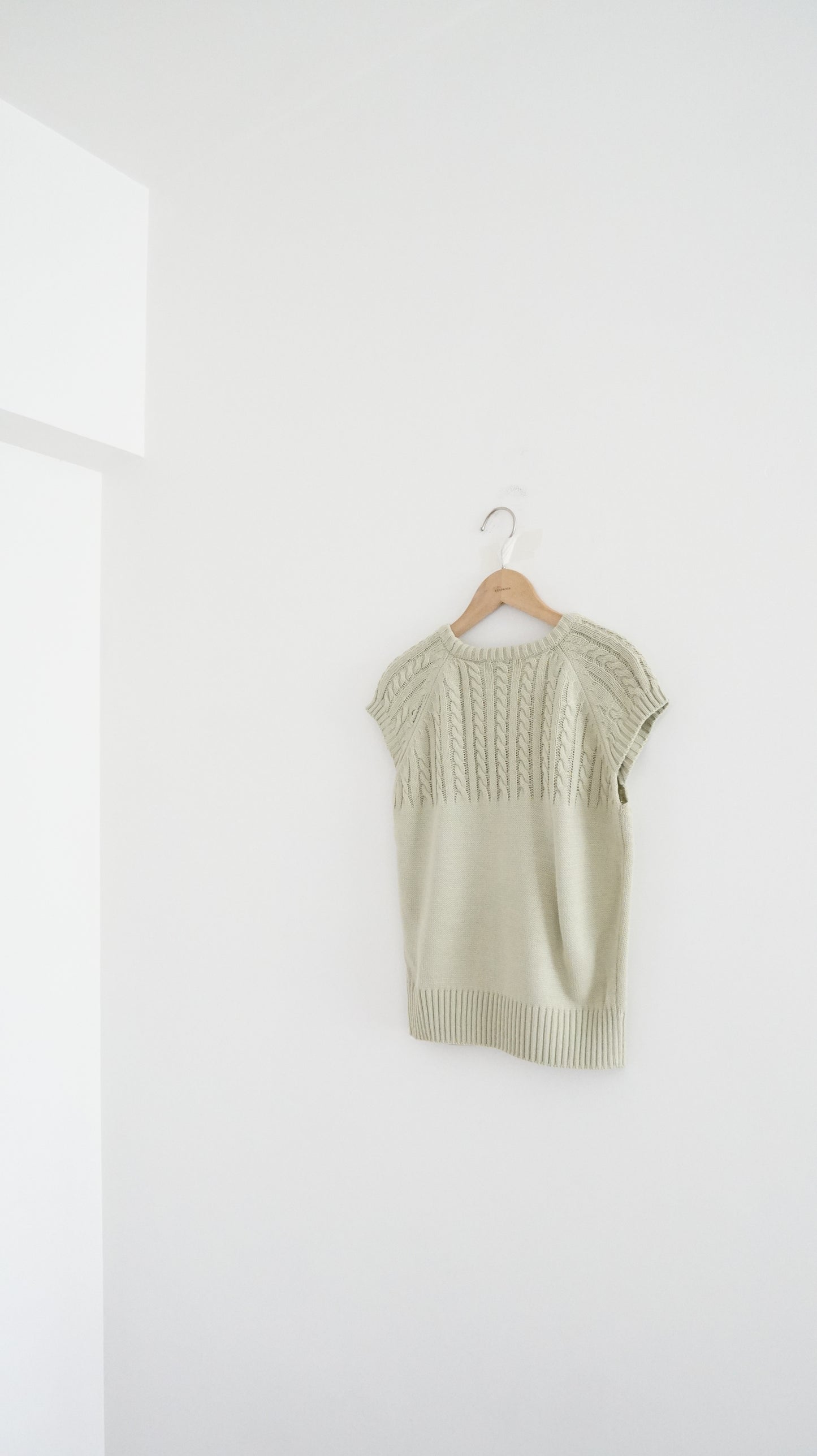 90s short sleeve sweater in avacado green