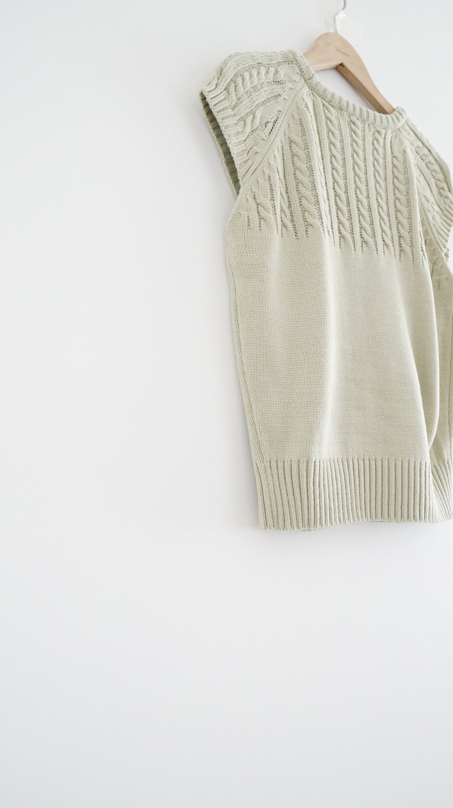 90s short sleeve sweater in avacado green