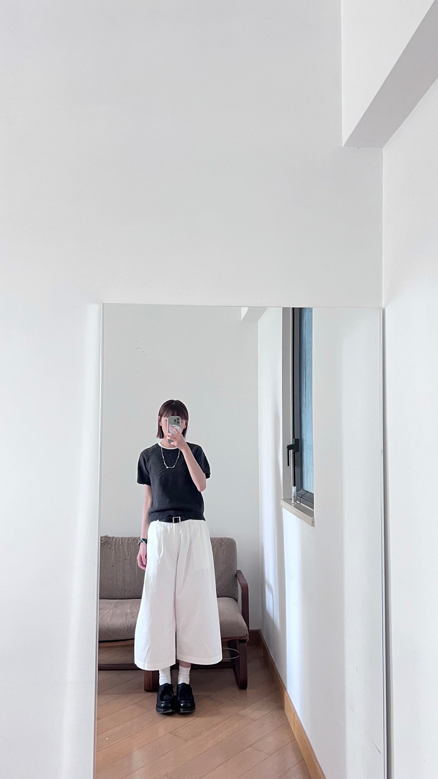 retro line cropped pants in white (pre-order)