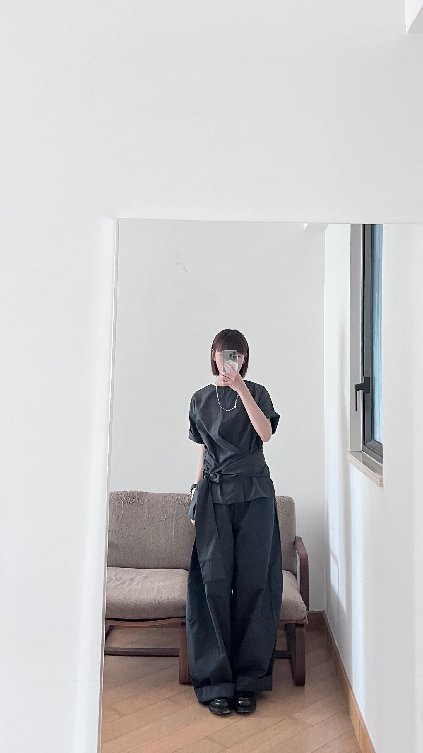 high-end ribbon tee in charcoal (pre-order)