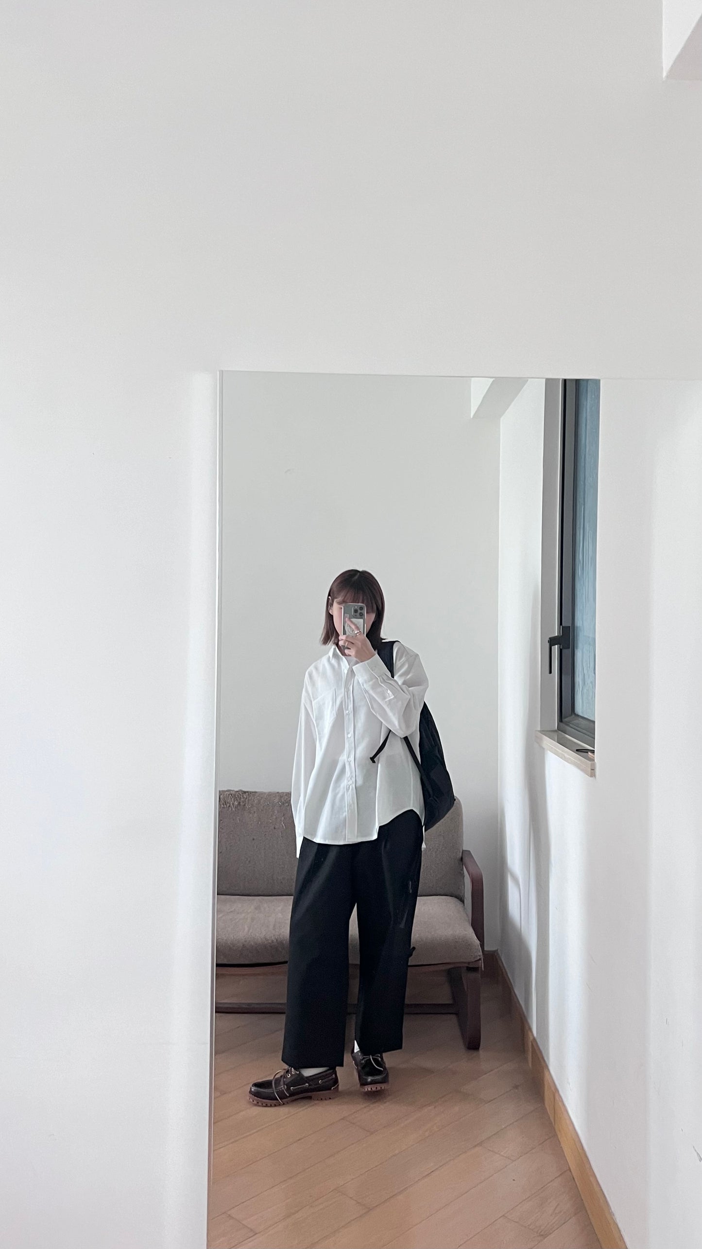 tapered nine pants in black (M)