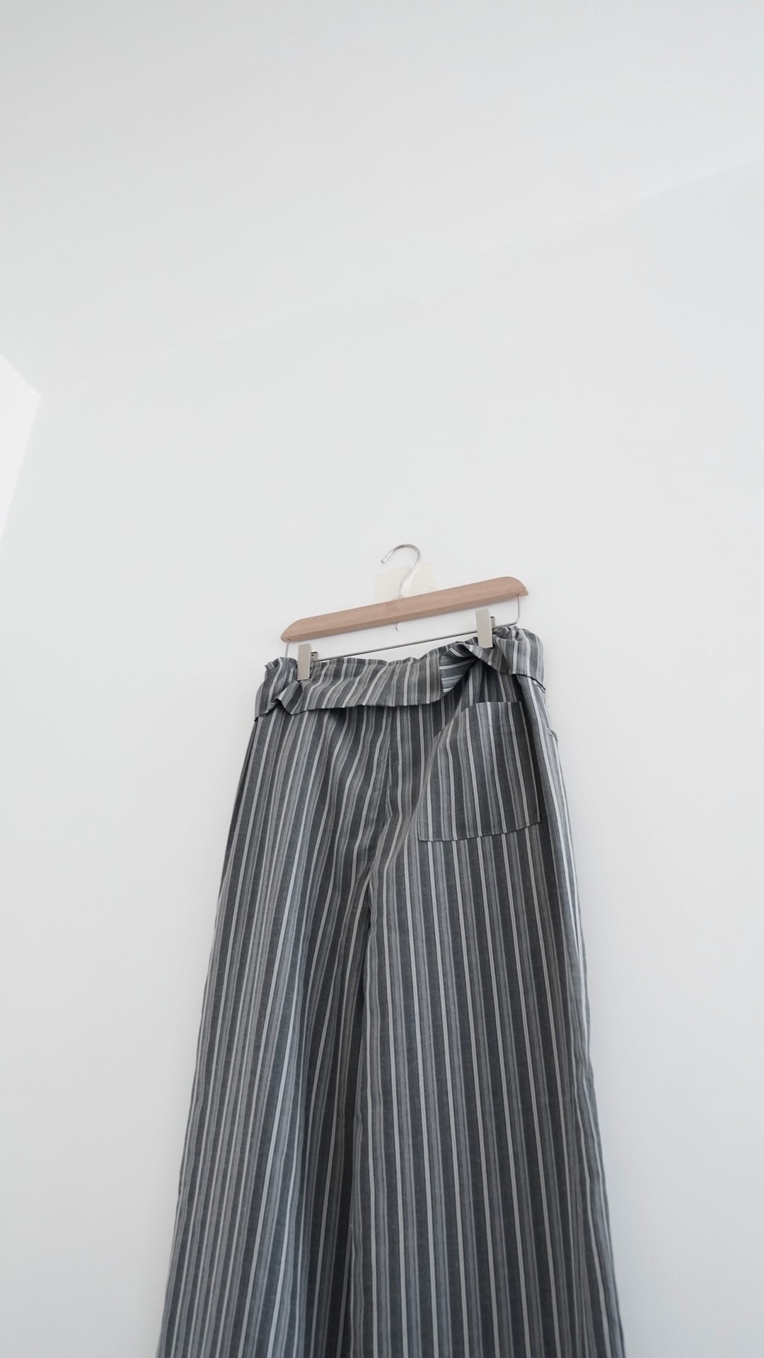 elan retro low waist striped pants in grey (pre-order)