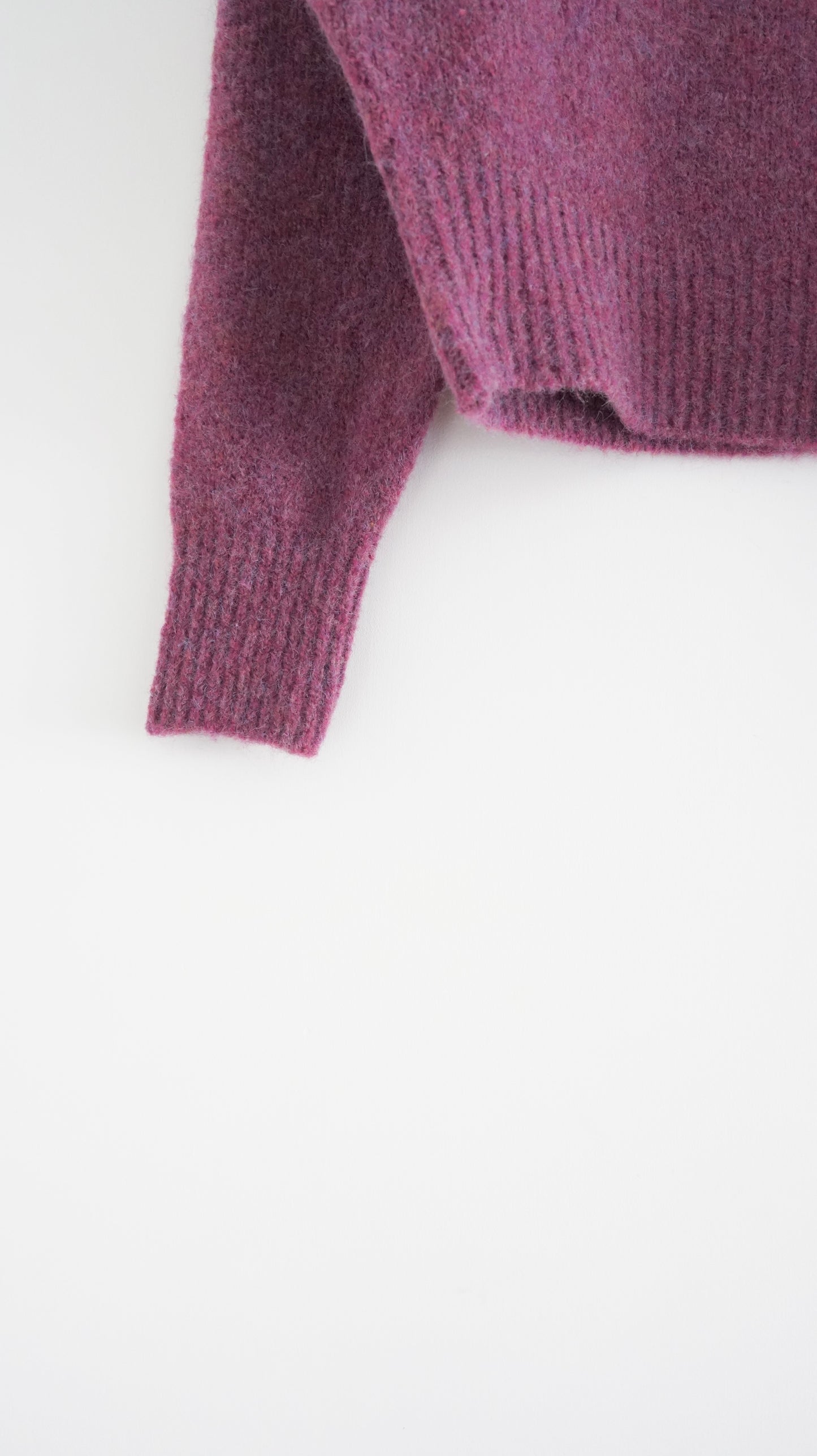 the elin v-neck sweater in vernonia purple