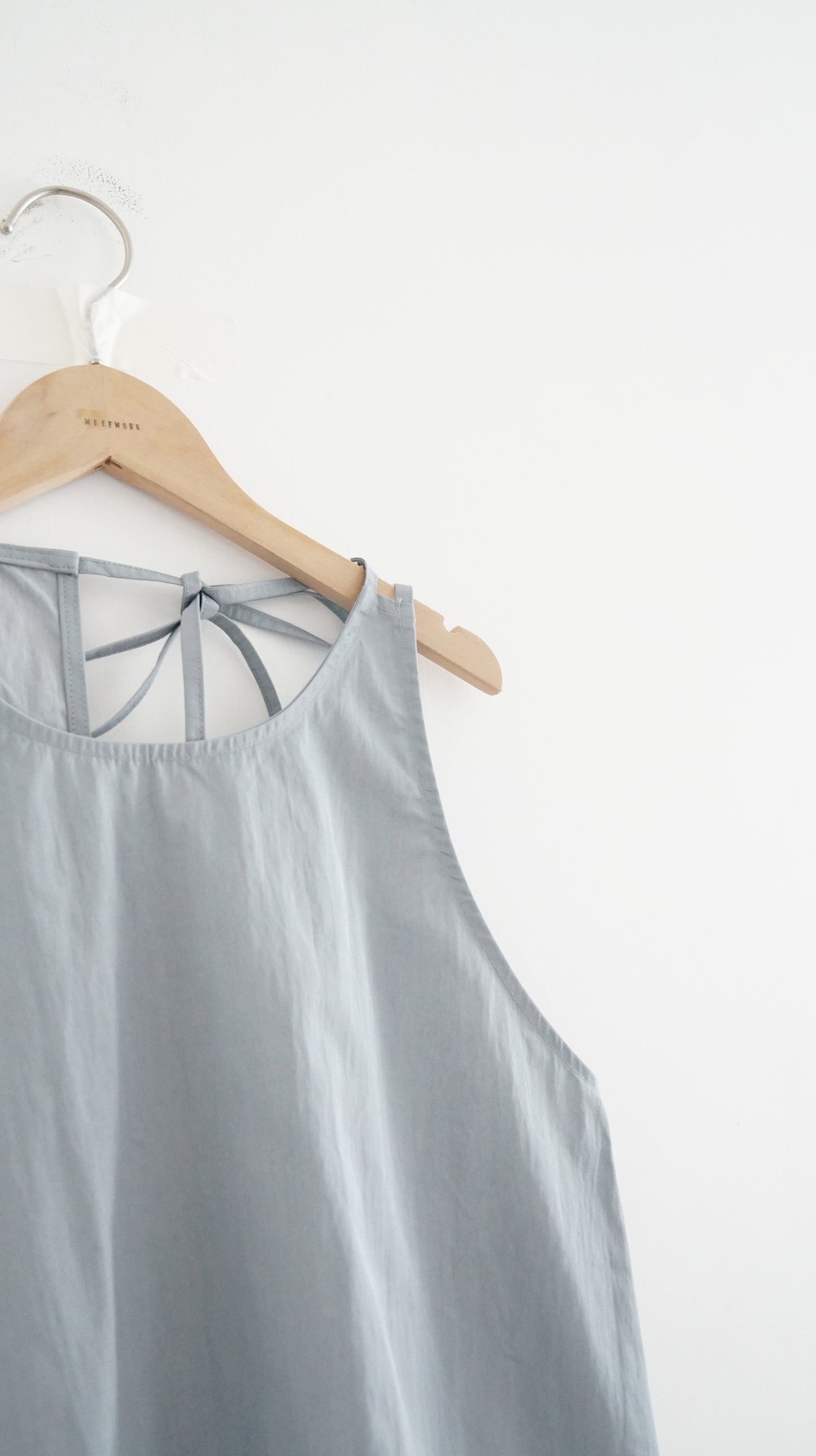 drift back bow tank in dust blue (pre-order)