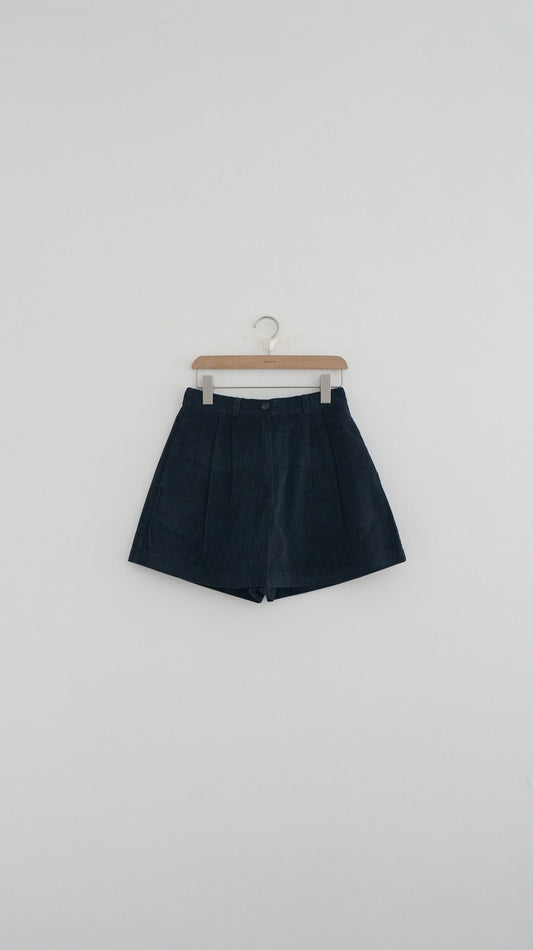 pleated corduroy shorts in navy