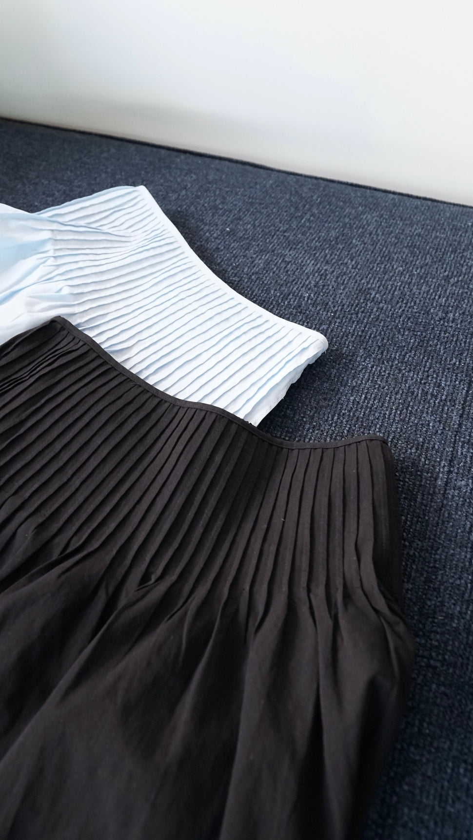 noam pintuck cotton flare maxi skirt in black (pre-order)