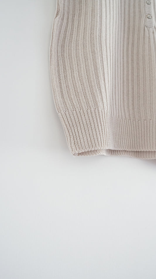 button v-neck knit tank top in beige