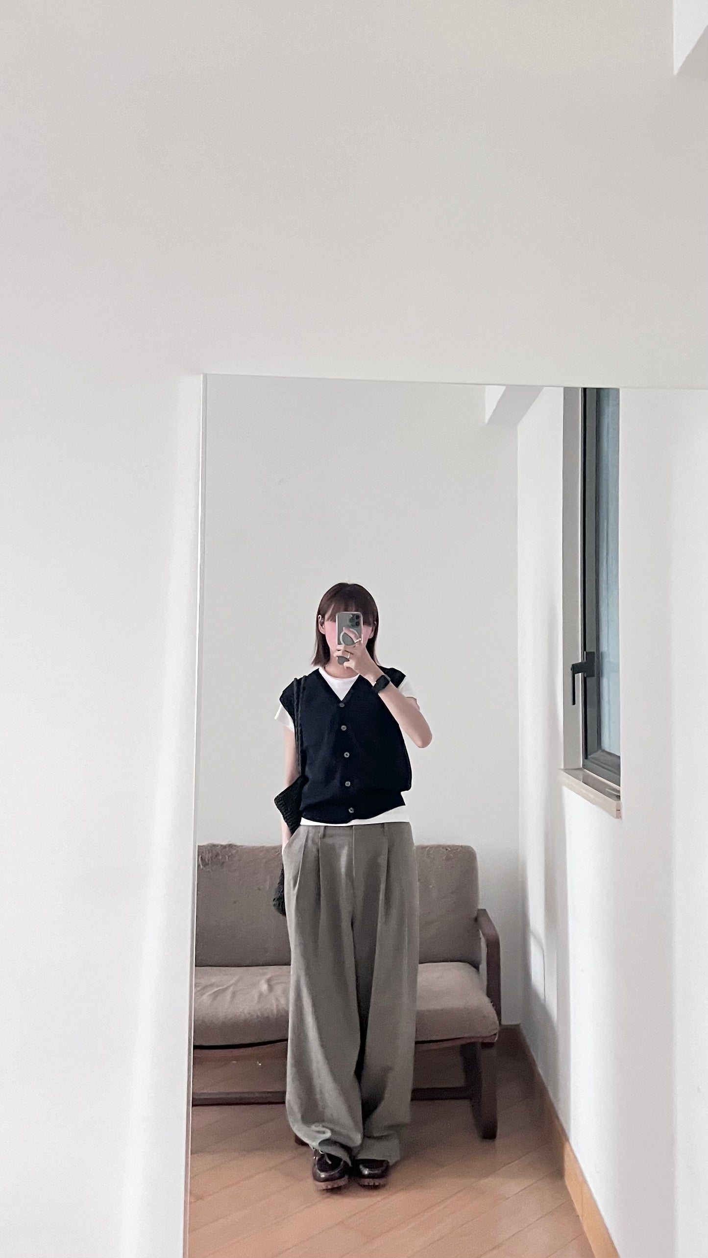 classic sheer knit vest in navy (pre-order)