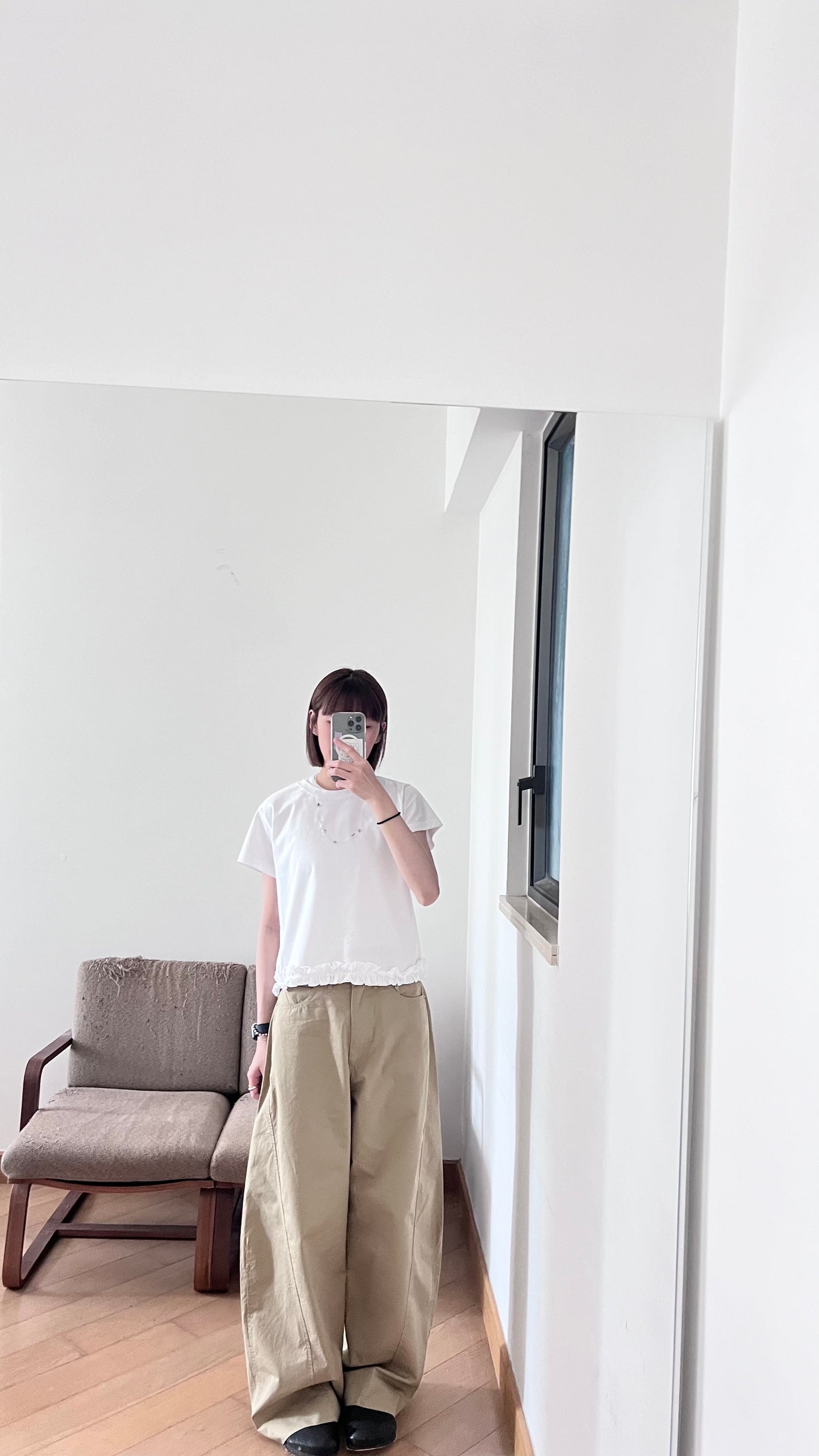 ruffle tee in white (pre-order)