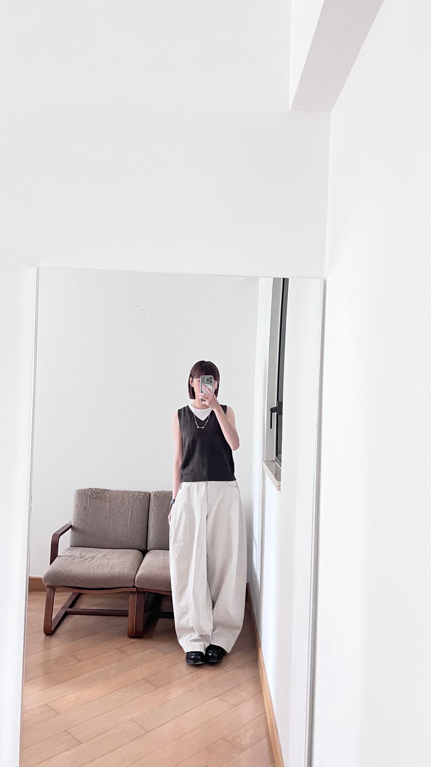 high-end v-neck knit tank top in mud oak (pre-order)