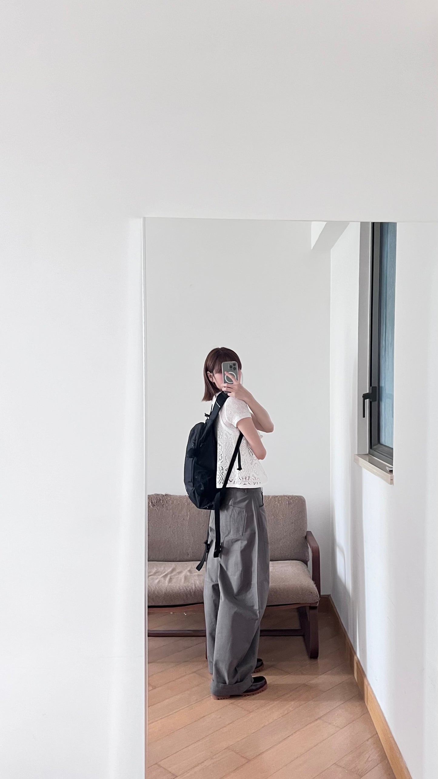 cocoon silhouette tapered pants in charcoal (M)