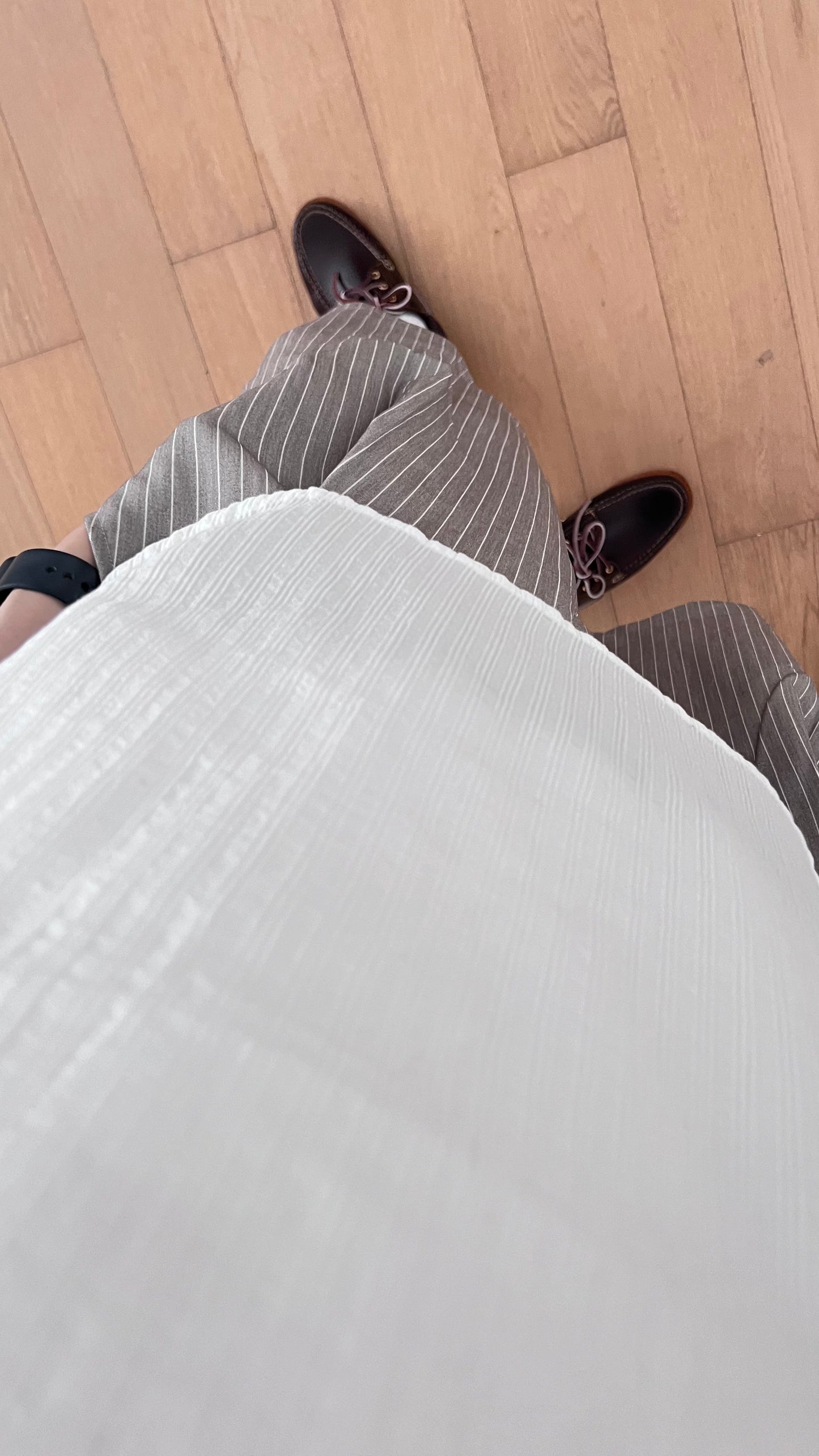striped low-rise tailored shorts in grey (pre-order)