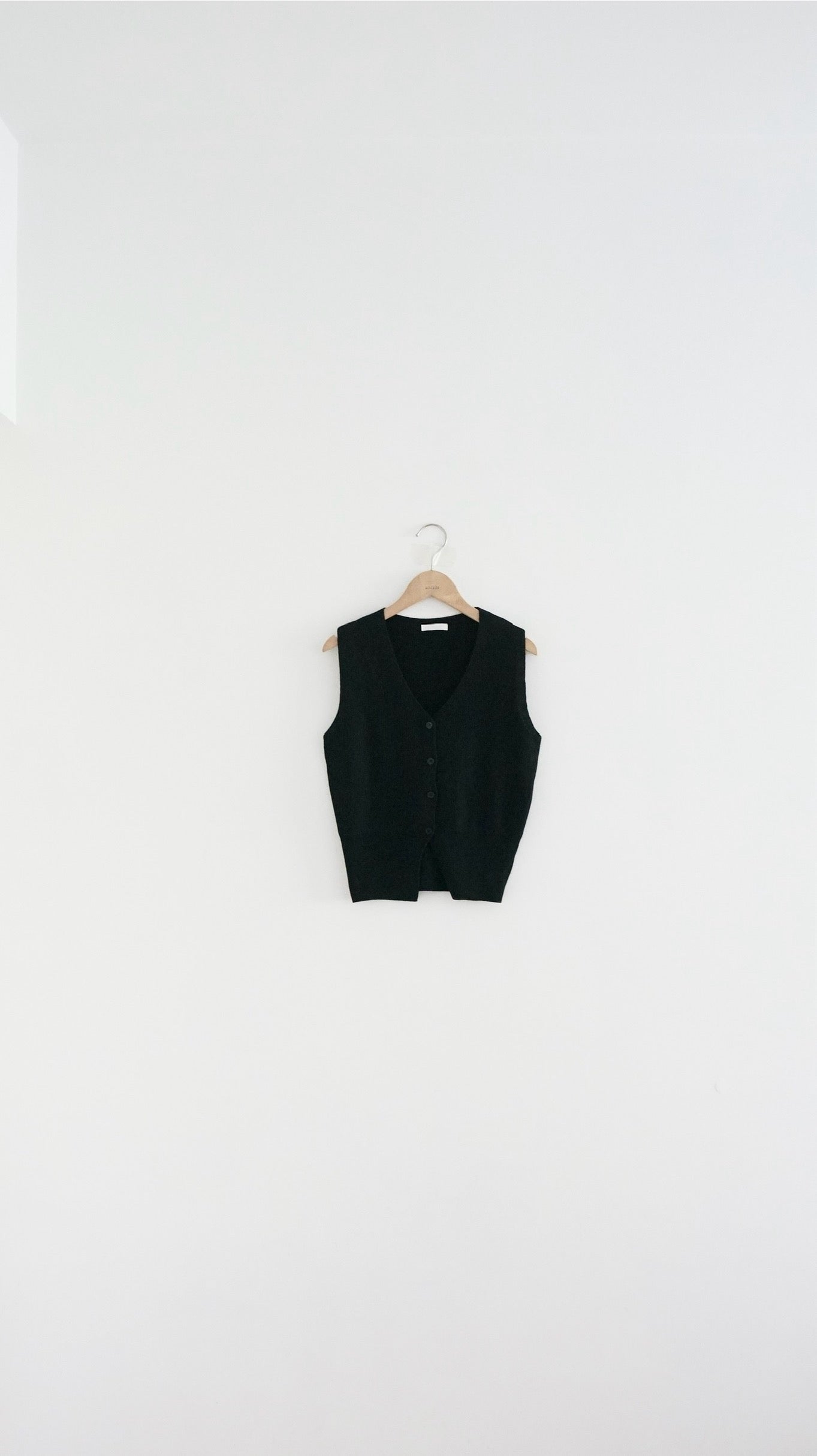 minimalist linen vest in black