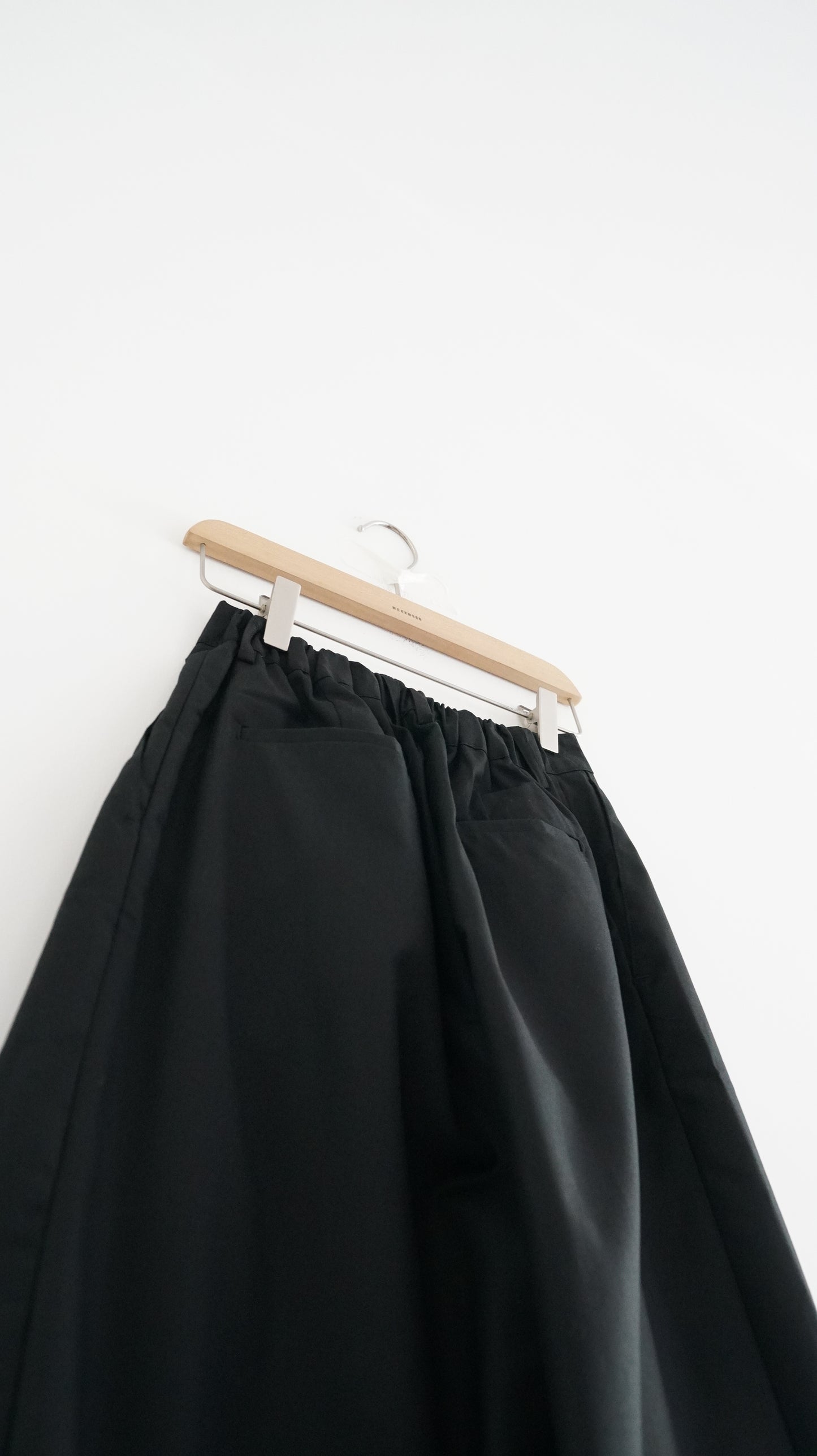 grace pleat pants in black (M)