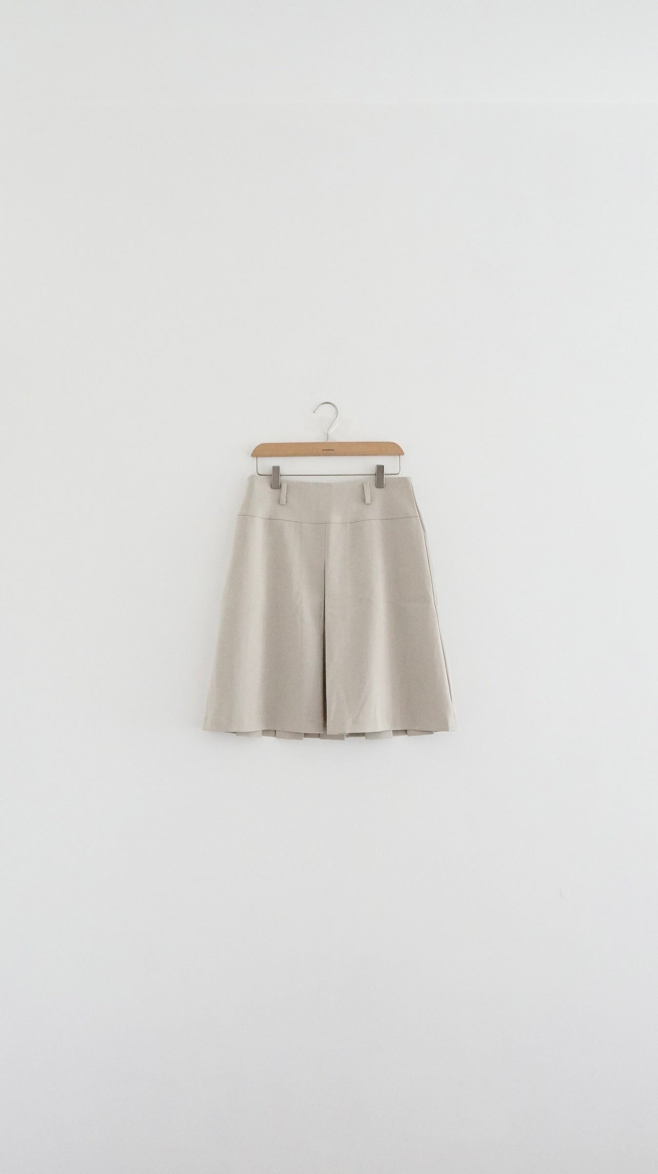 classic midi skirt in beige (M)