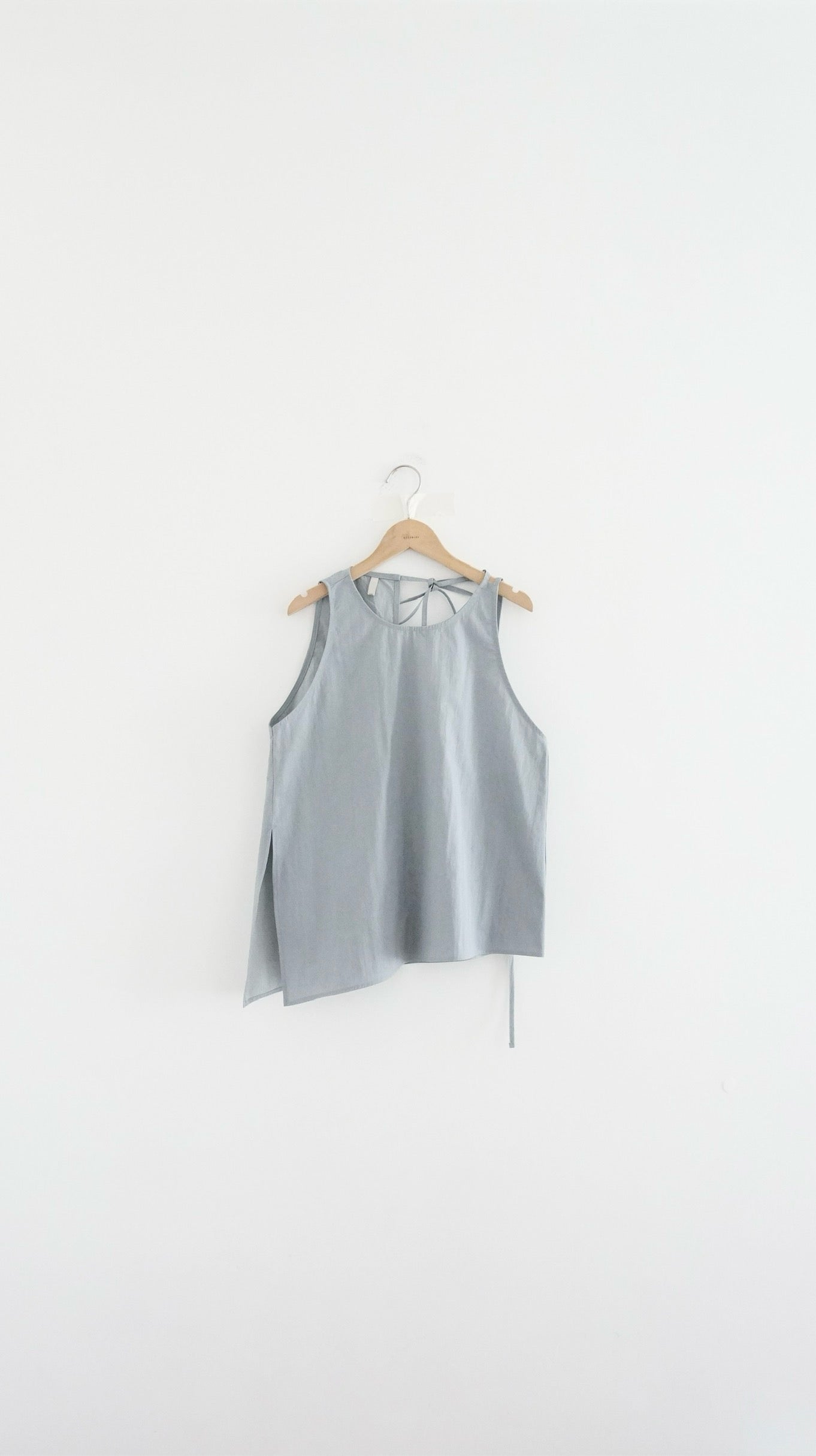 drift back bow tank in dust blue (pre-order)