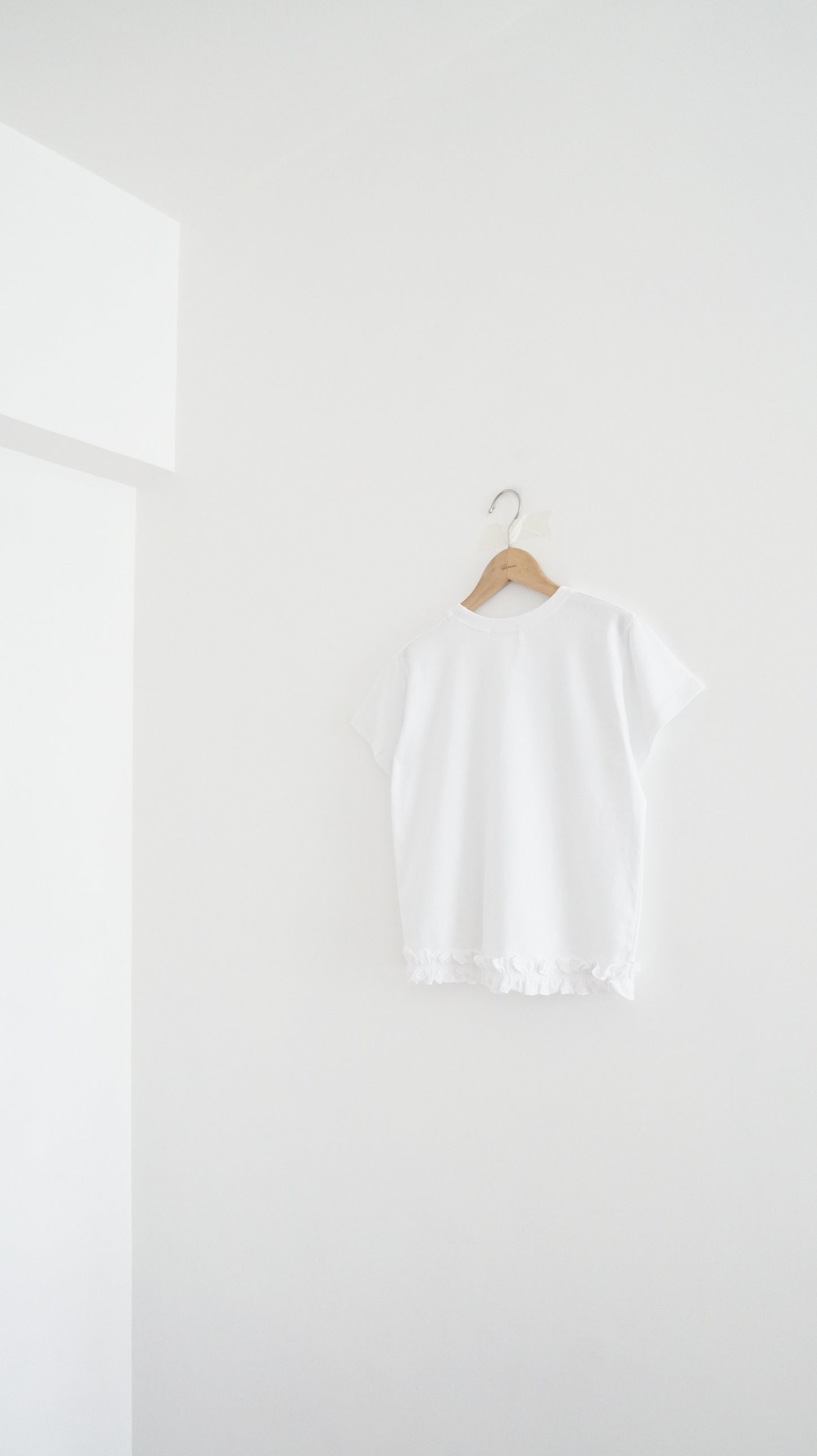 ruffle tee in white (pre-order)