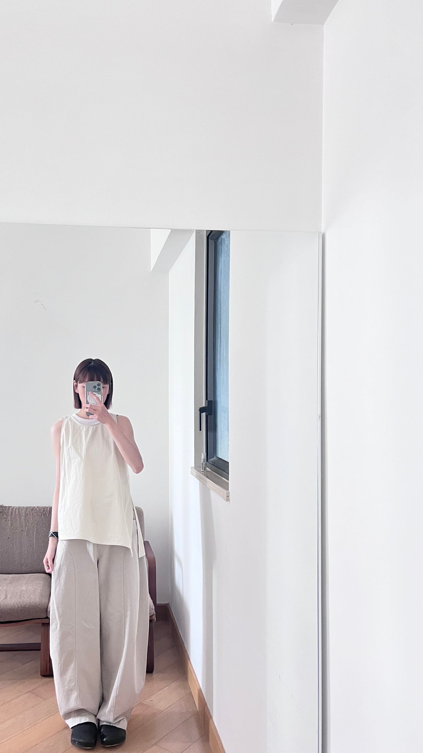 drift back bow tank in cream