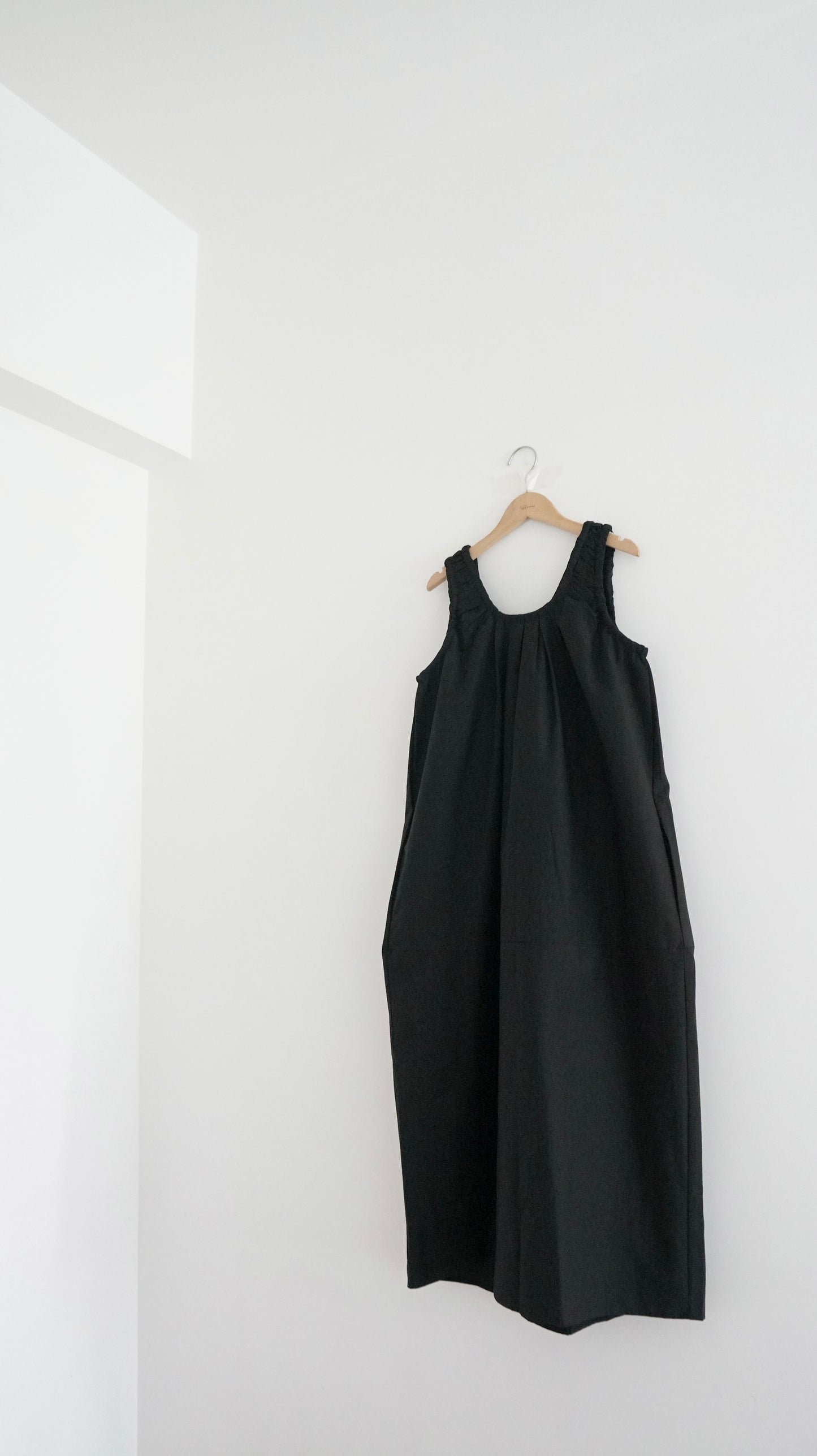 petal neck gathered dress in black (pre-order)