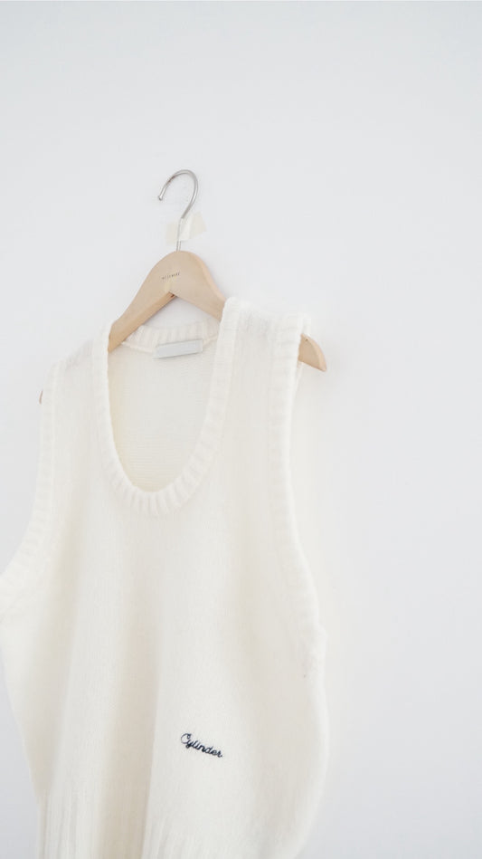 sheer knit vest in ivory ( pre-order )