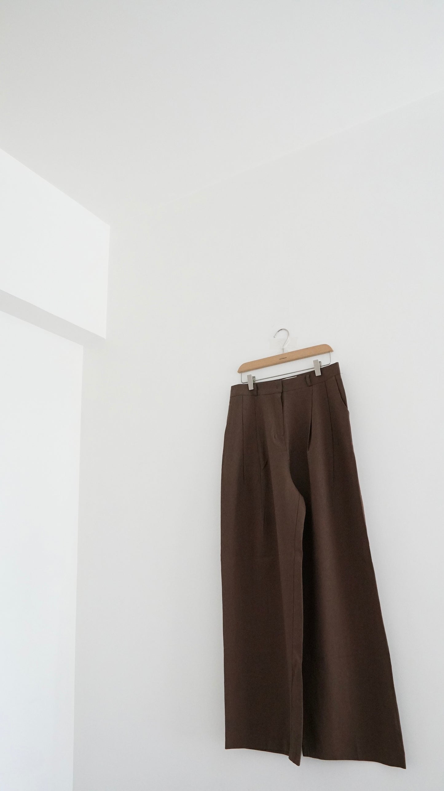 linen light pants in brown