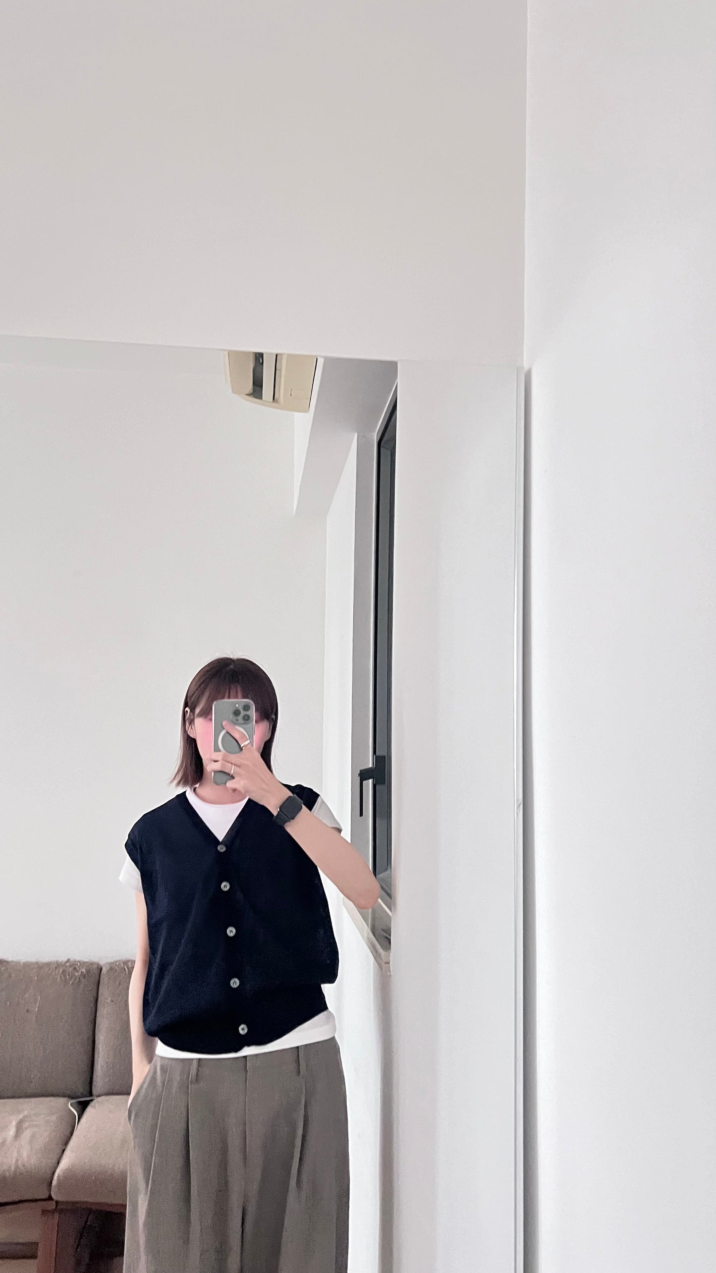 classic sheer knit vest in navy (pre-order)