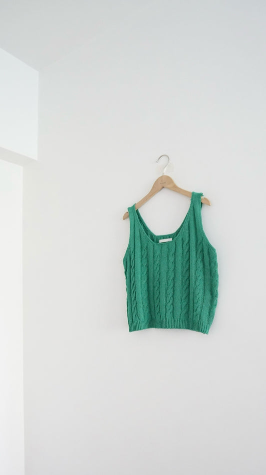 u-neck clean fit vest in green