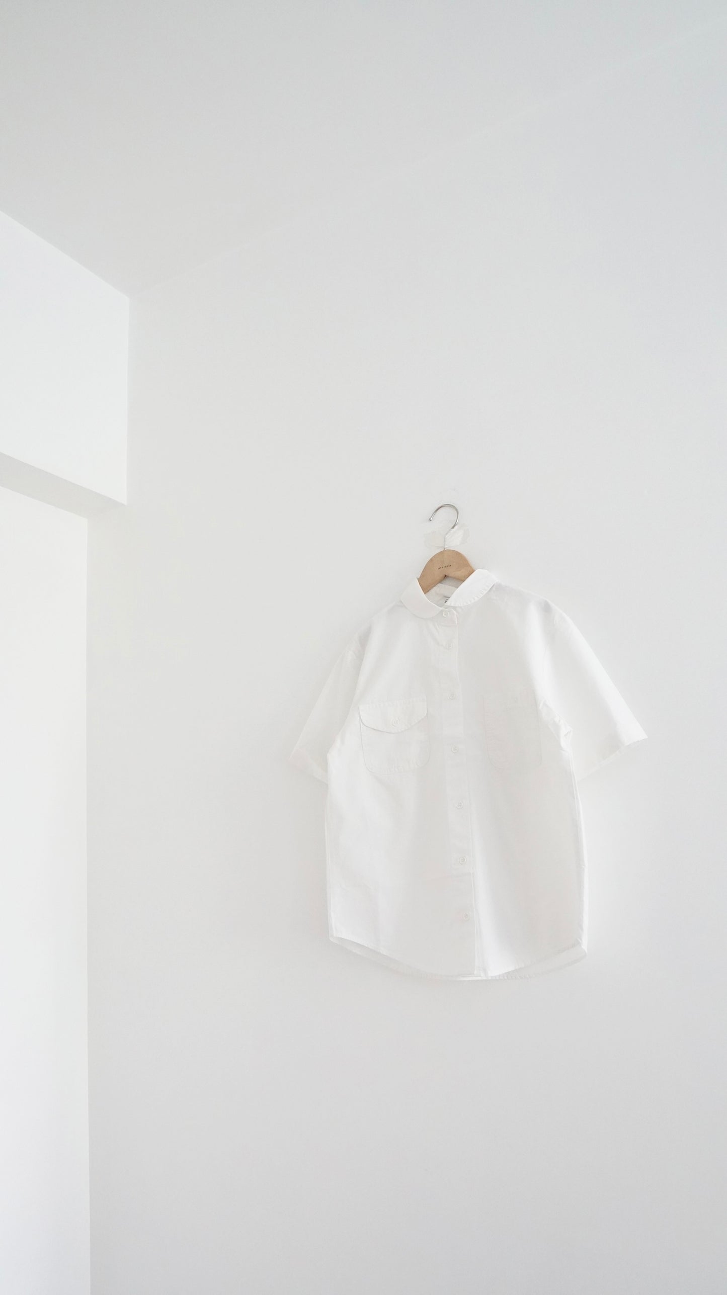 collar shirt in white