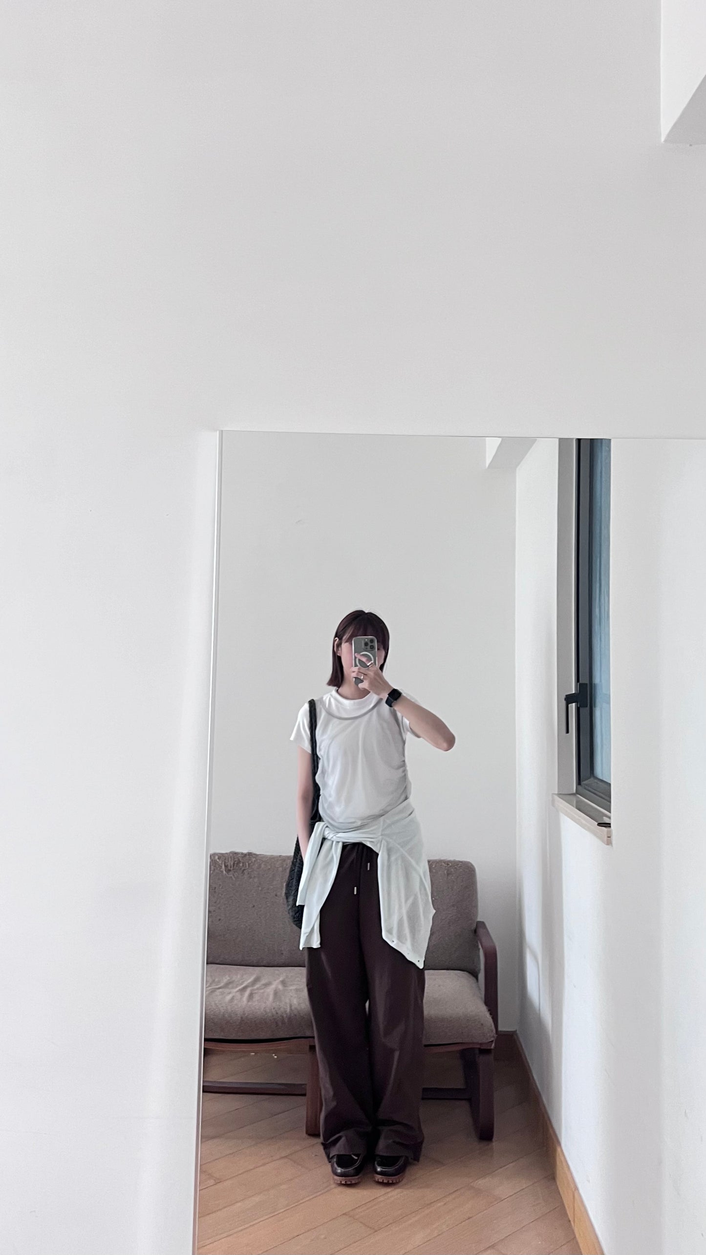 ultra-lightweight elastic pants in brown