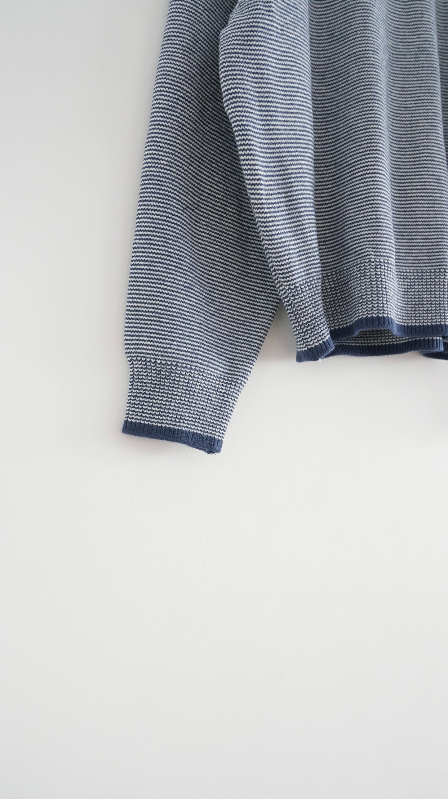 yoyogi fine stripe knit in navy (pre-order)
