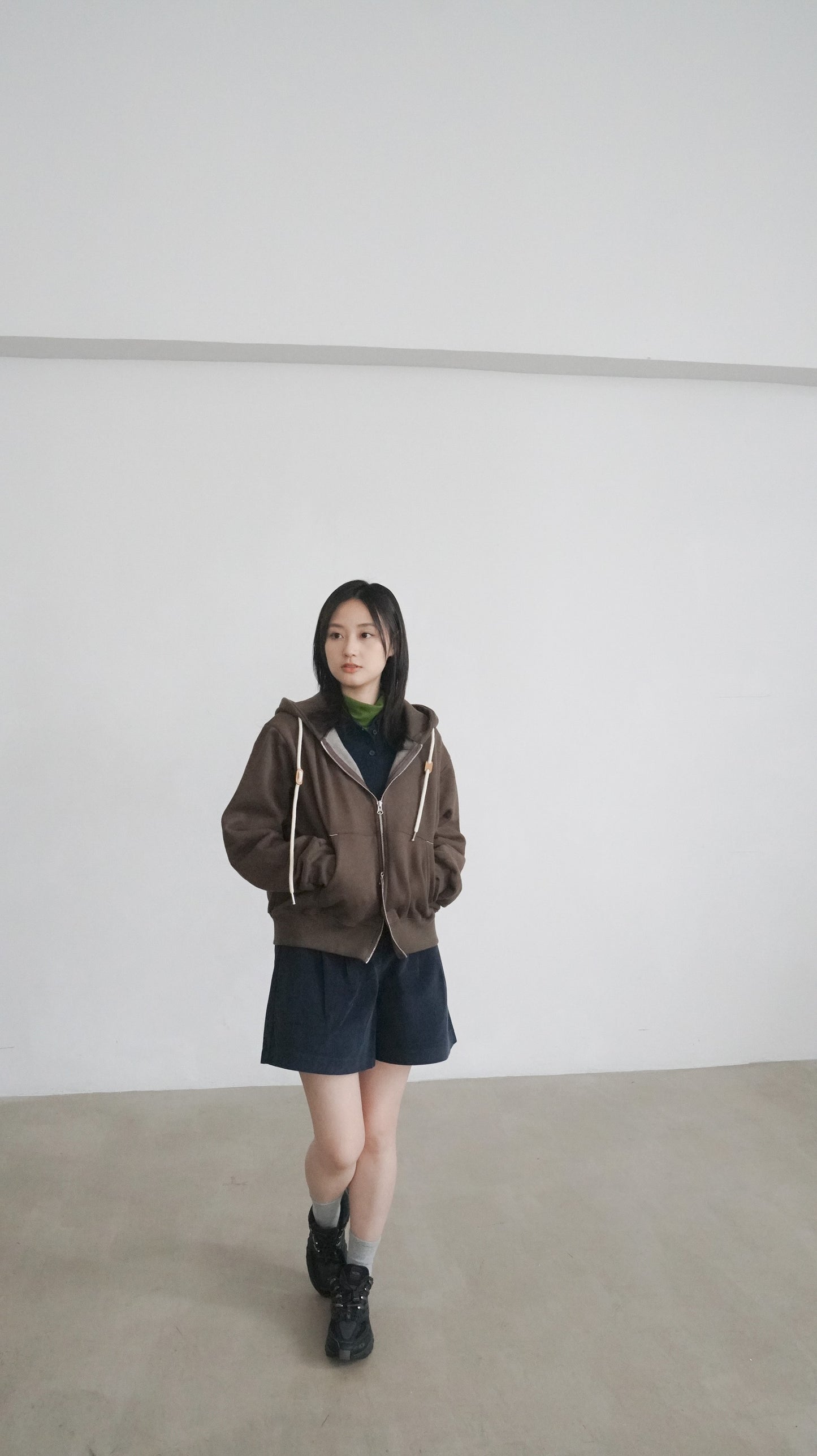 pleated corduroy shorts in navy