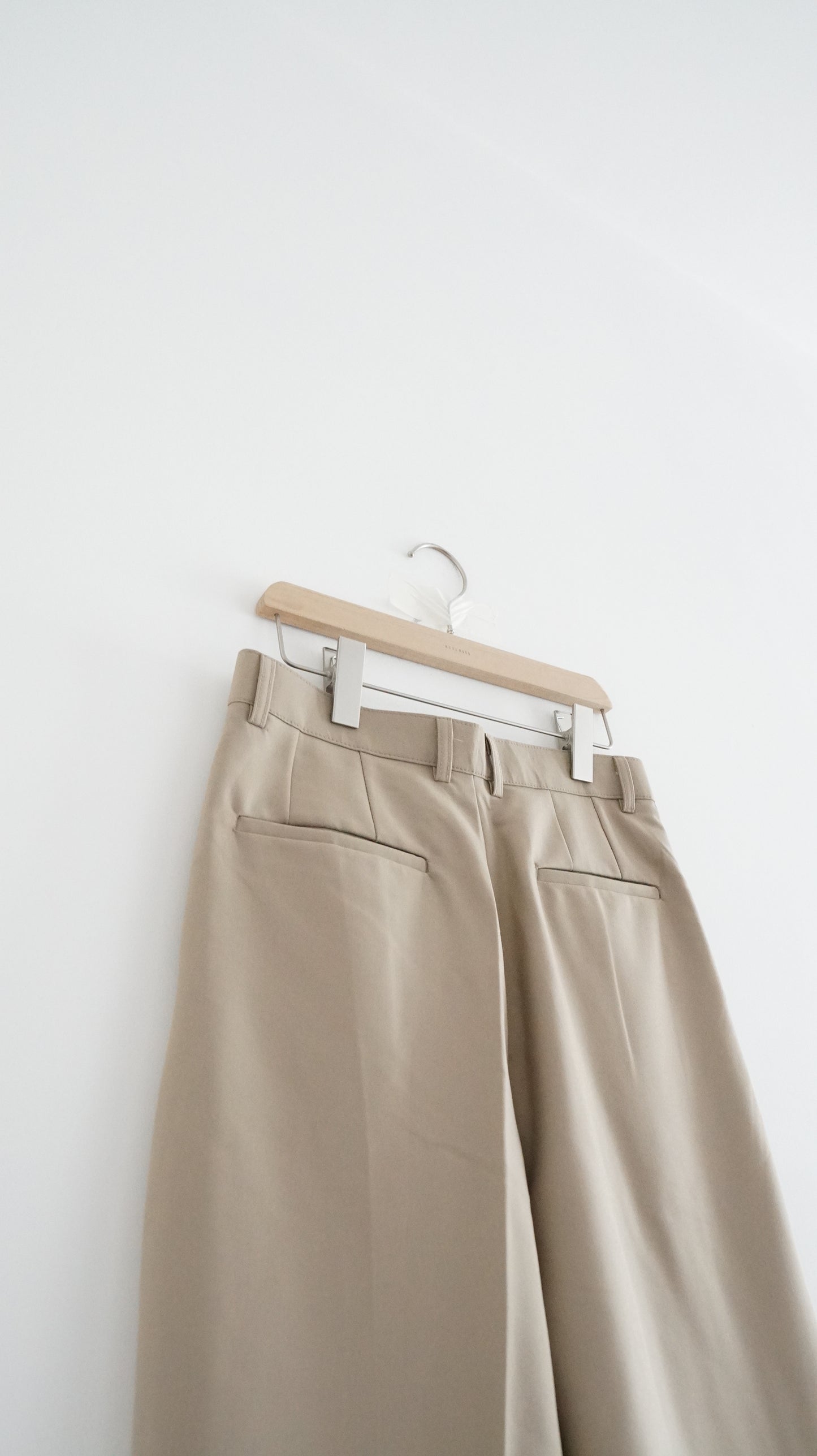 lowrise mode pants in beige (pre-order)