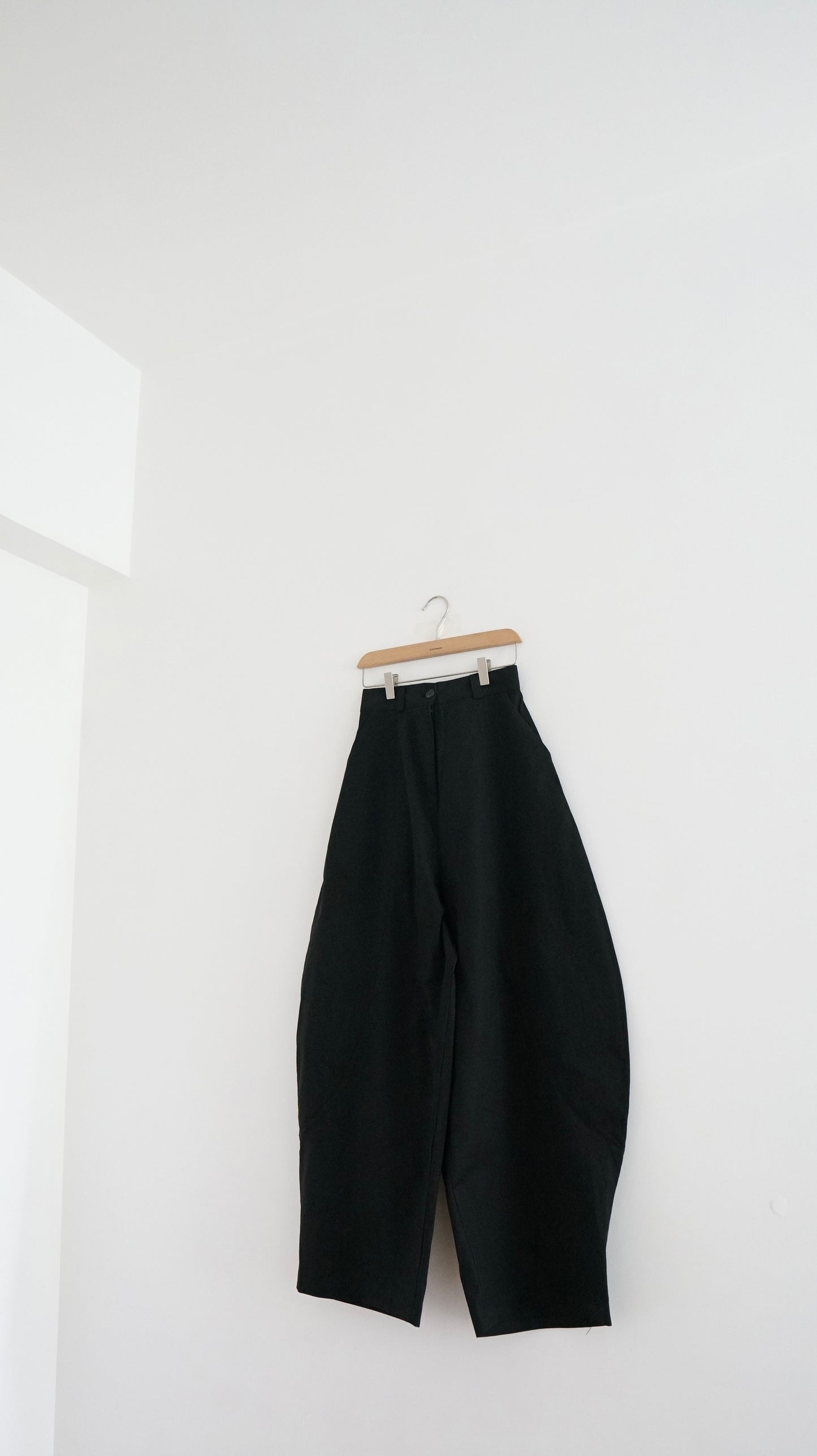 cocoon wide pants in black